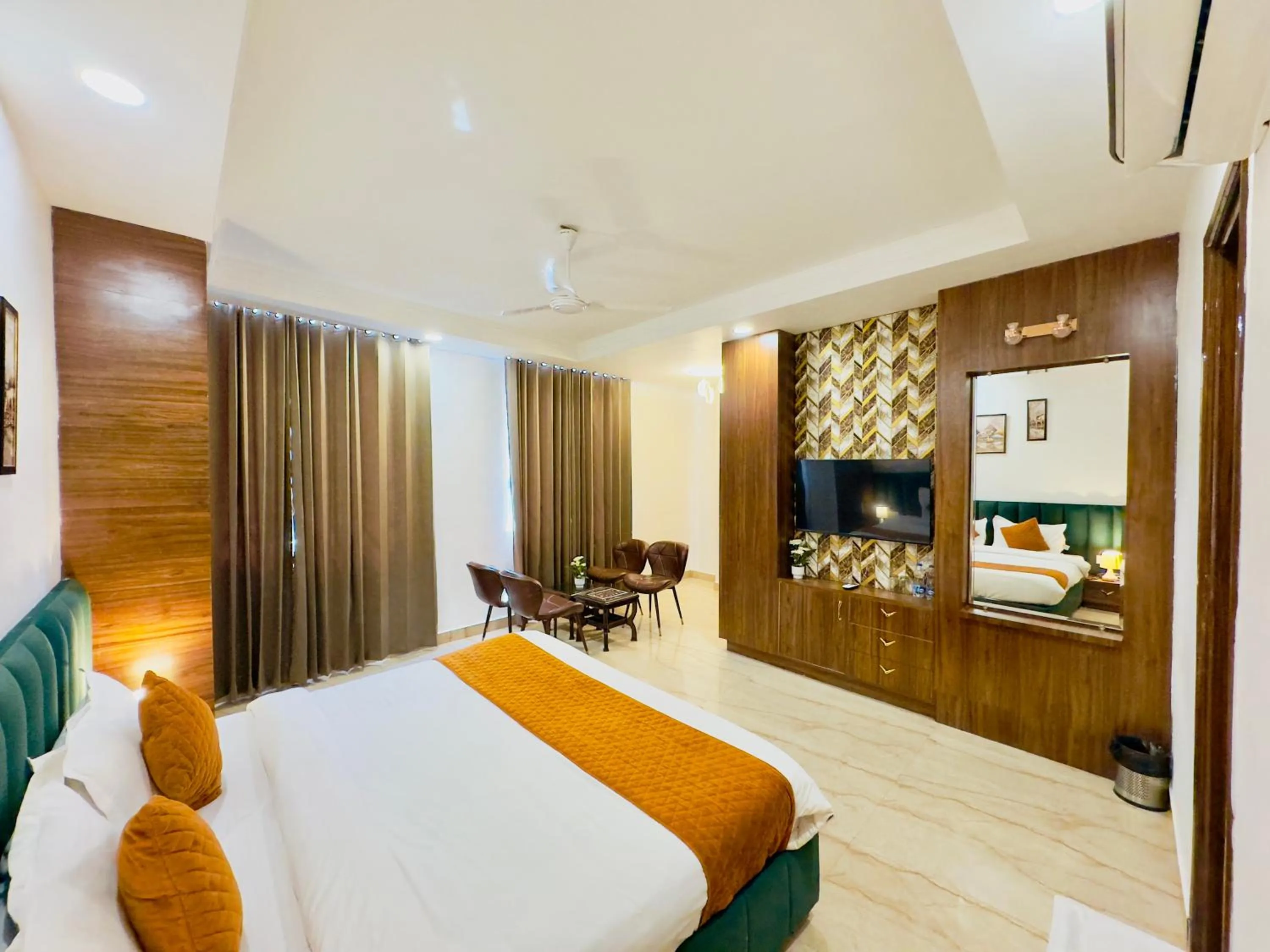 Bed in Hotel La Casa, Amritsar