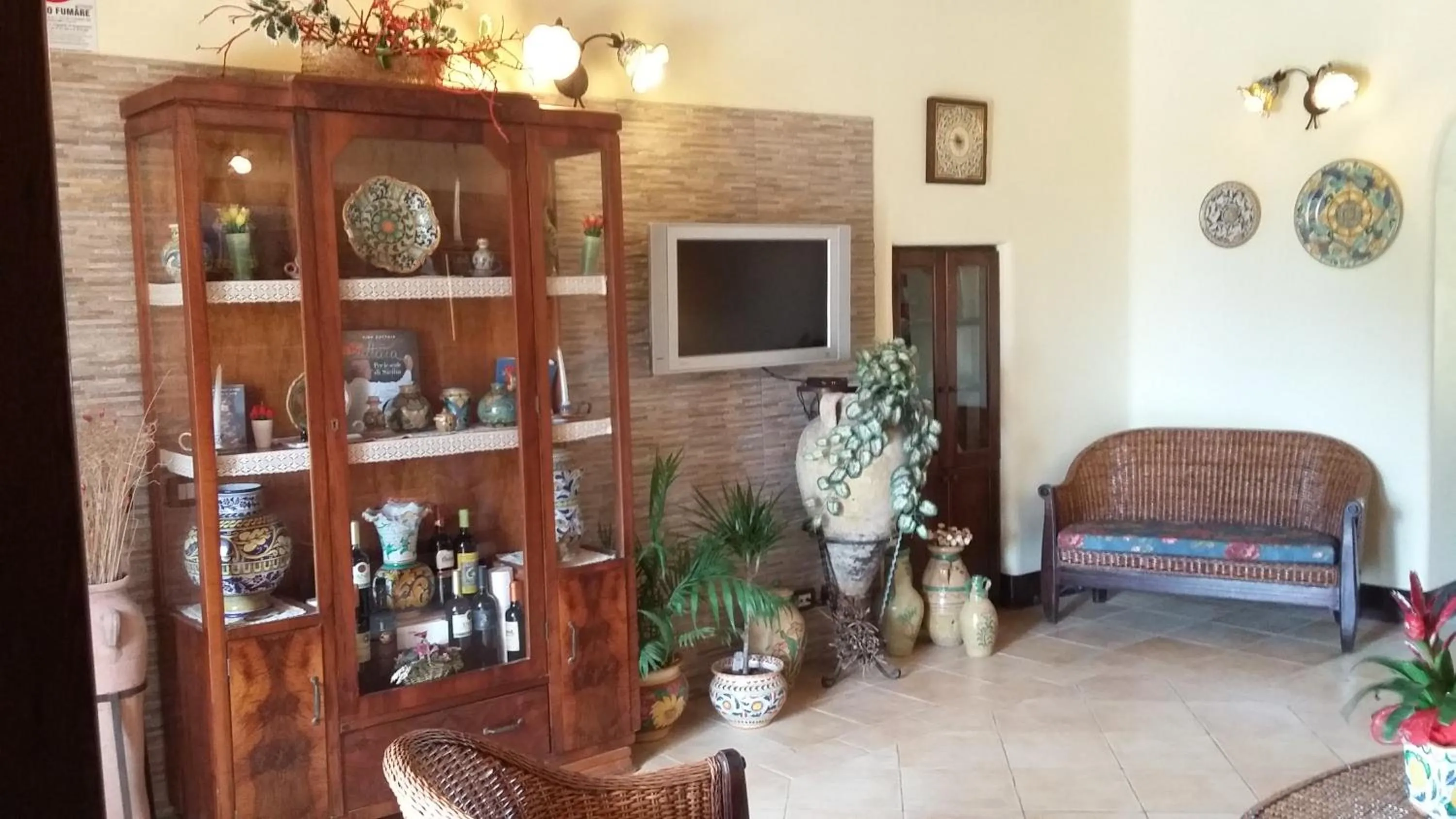 Decorative detail in Torre Tabia