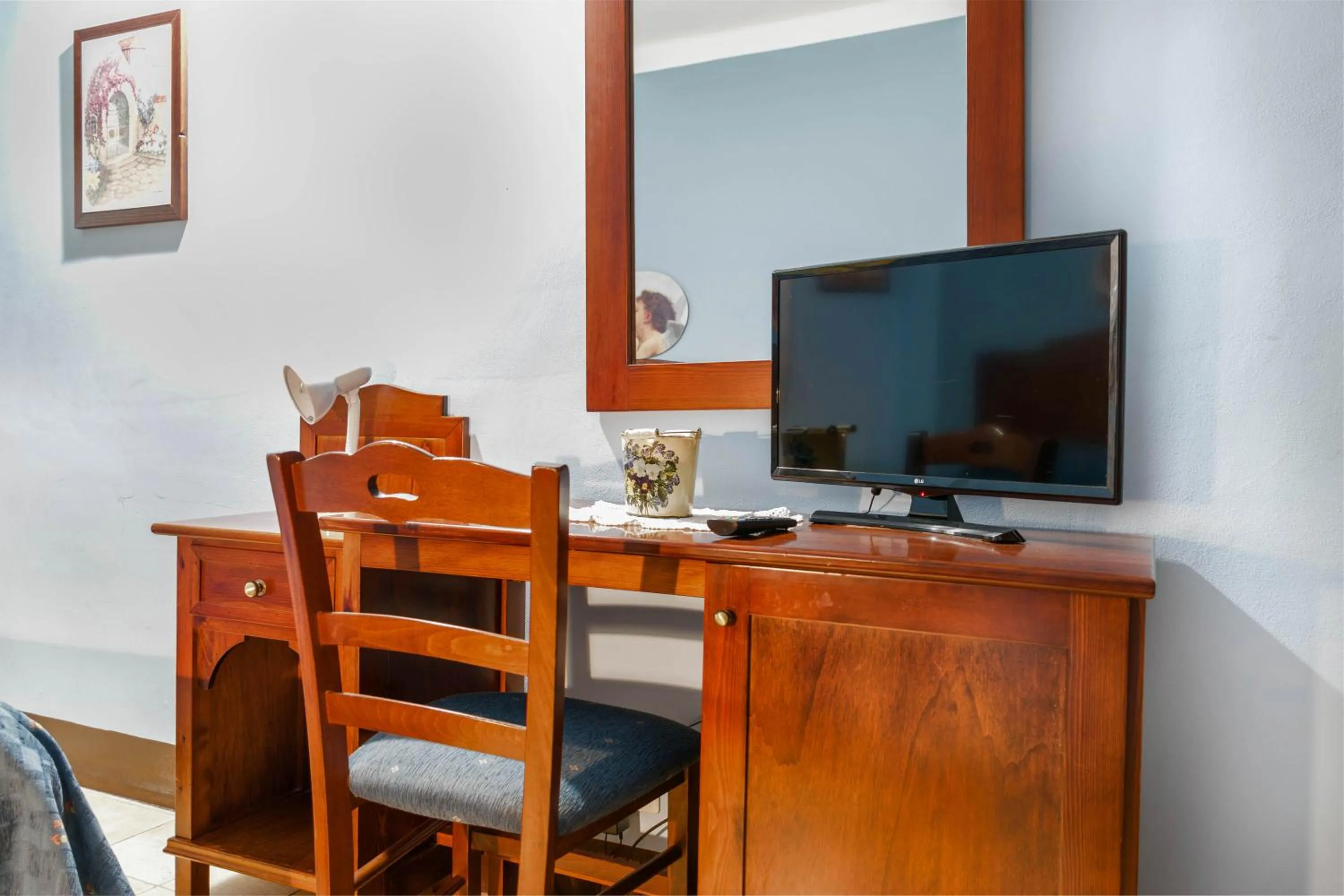 TV and multimedia in Torre Tabia