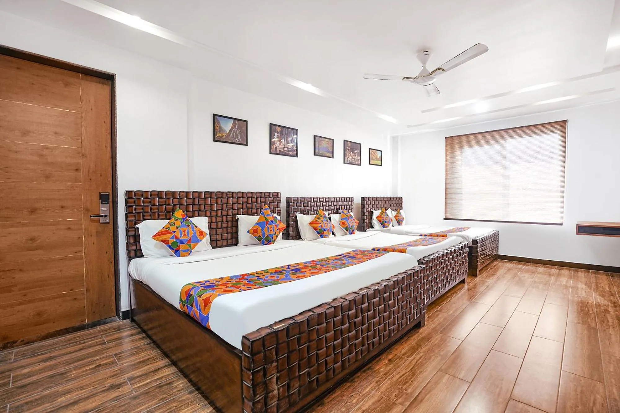 Bed in FabHotel Villa De Benares - Tulsi Manas Mandir