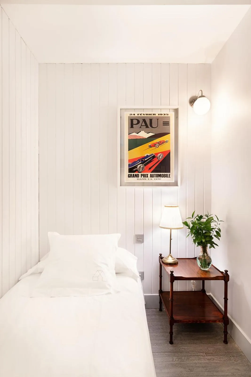 Photo of the whole room, Bed in Hotel Okako San Sebastian