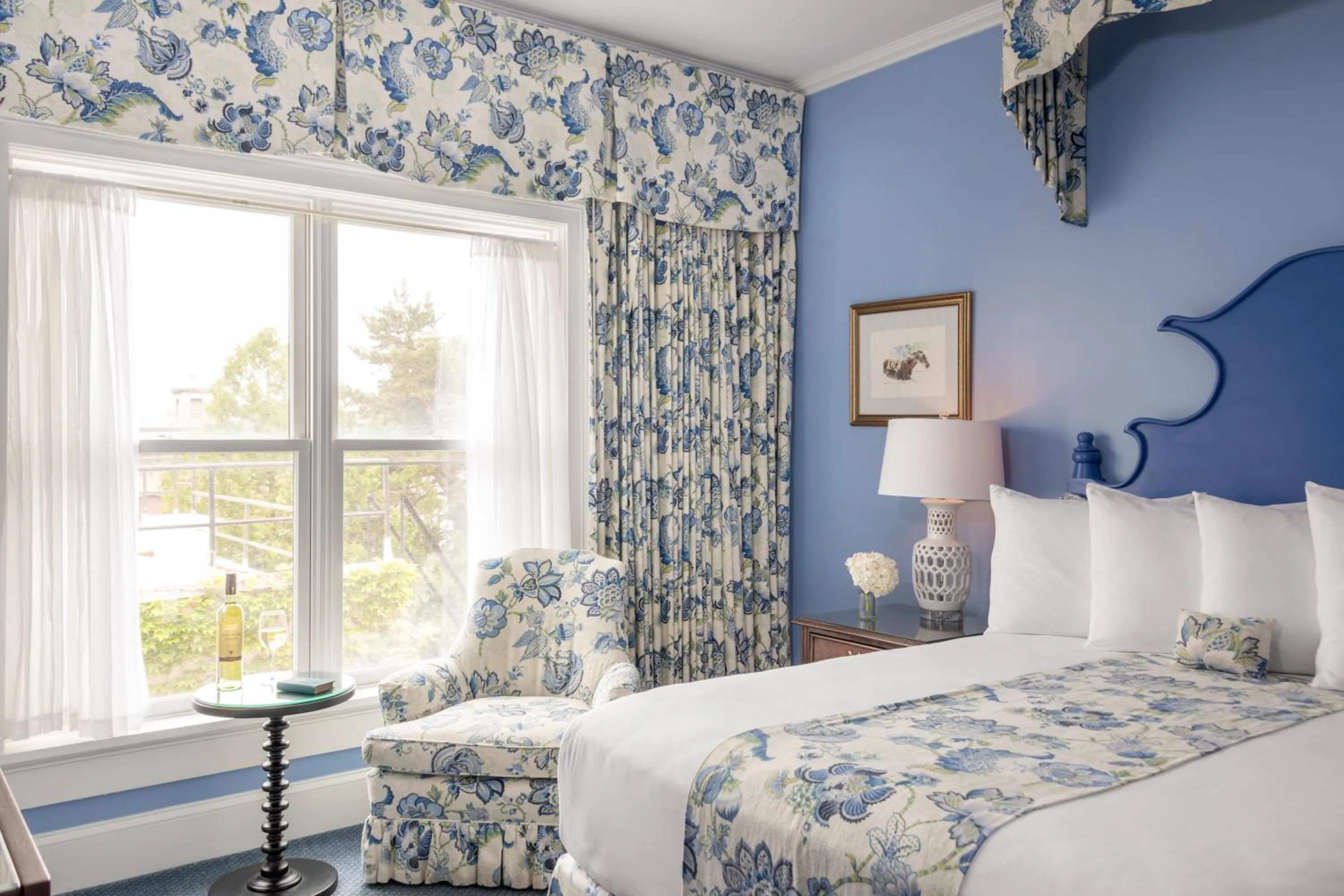 Bedroom, Bed in Saratoga Arms Hotel