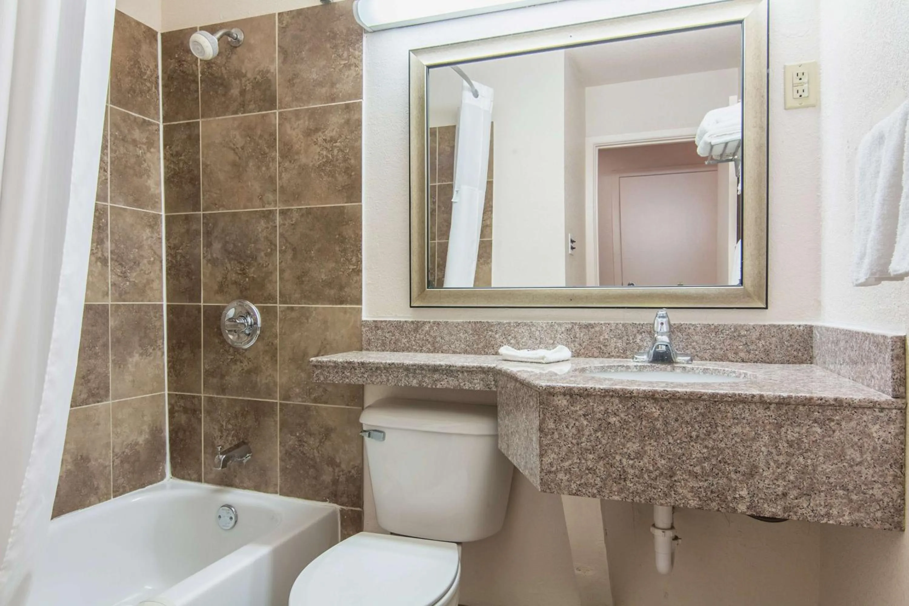 Bathroom in Motel 6-Hope, AR