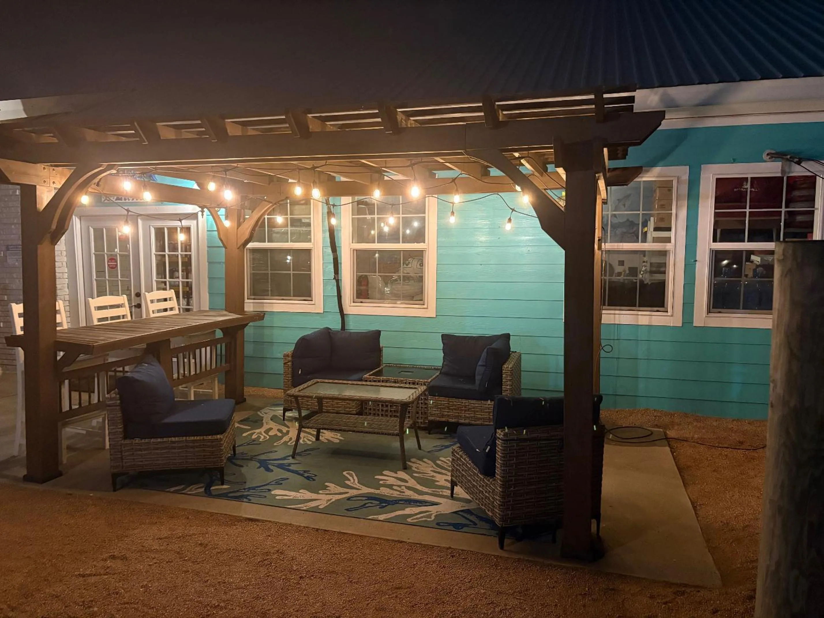 Property building in Shark Reef Resort Motel & Cottages