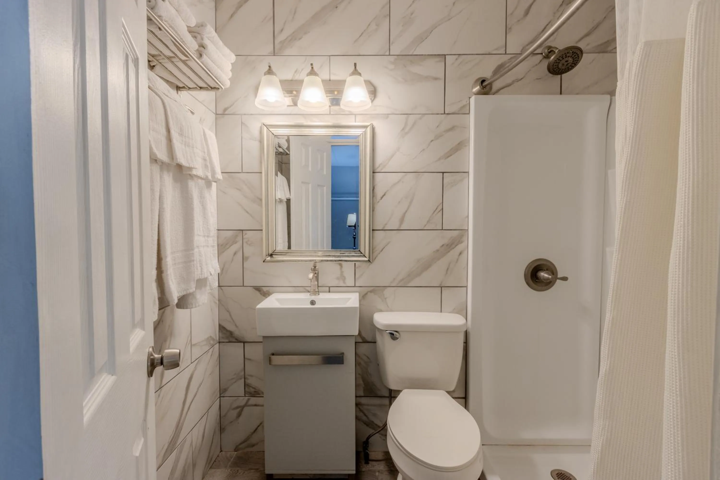 Shower in Shark Reef Resort Motel & Cottages