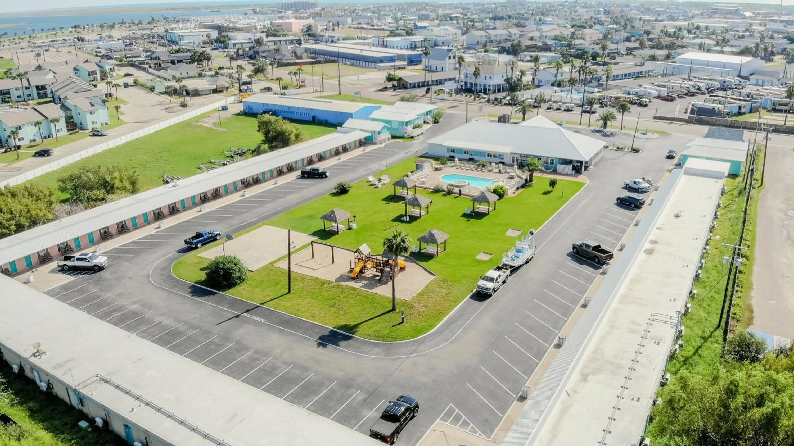 Property building in Shark Reef Resort Motel & Cottages