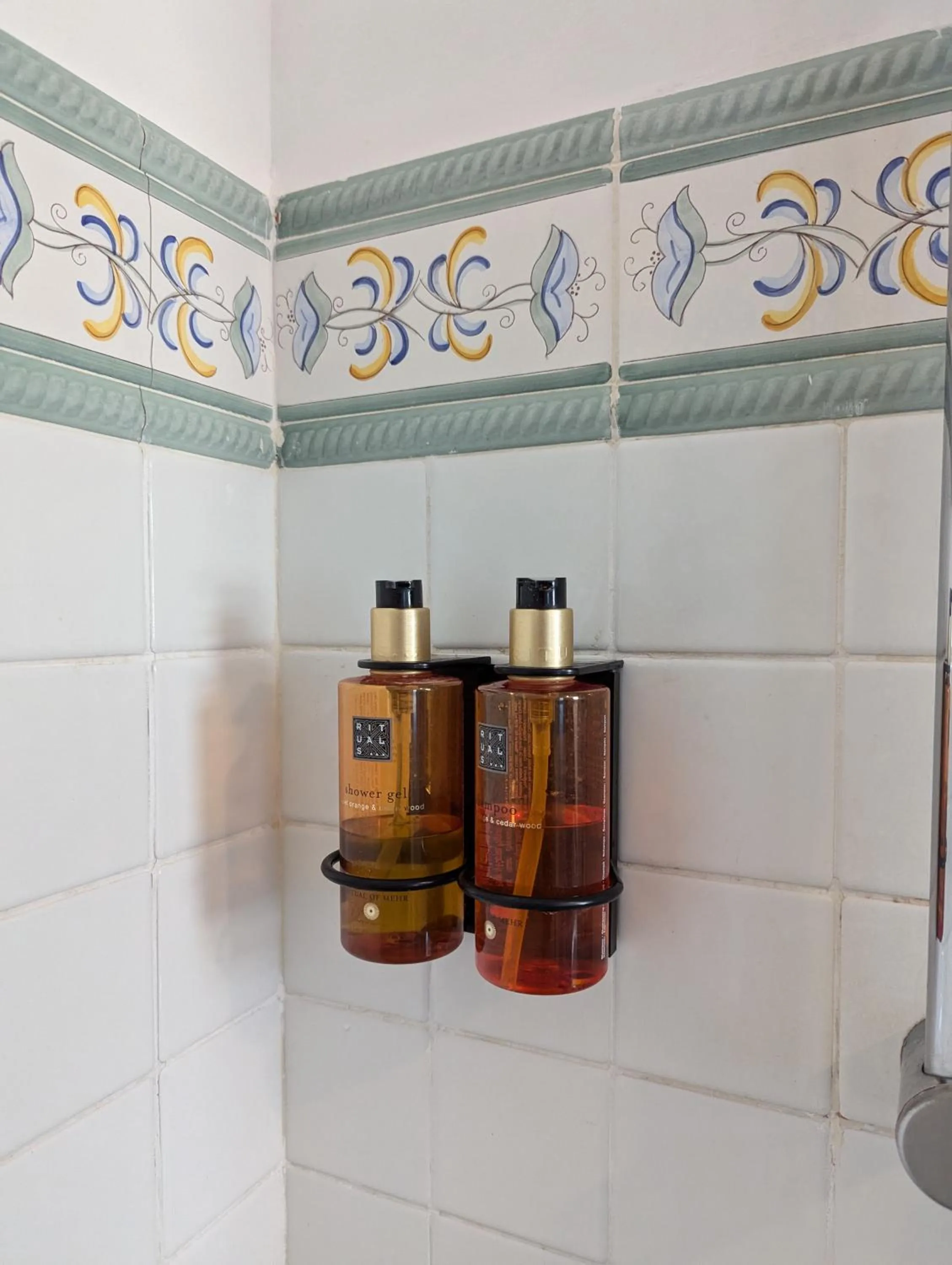 Bathroom in Hostal de la Plaça - Hotel Boutique