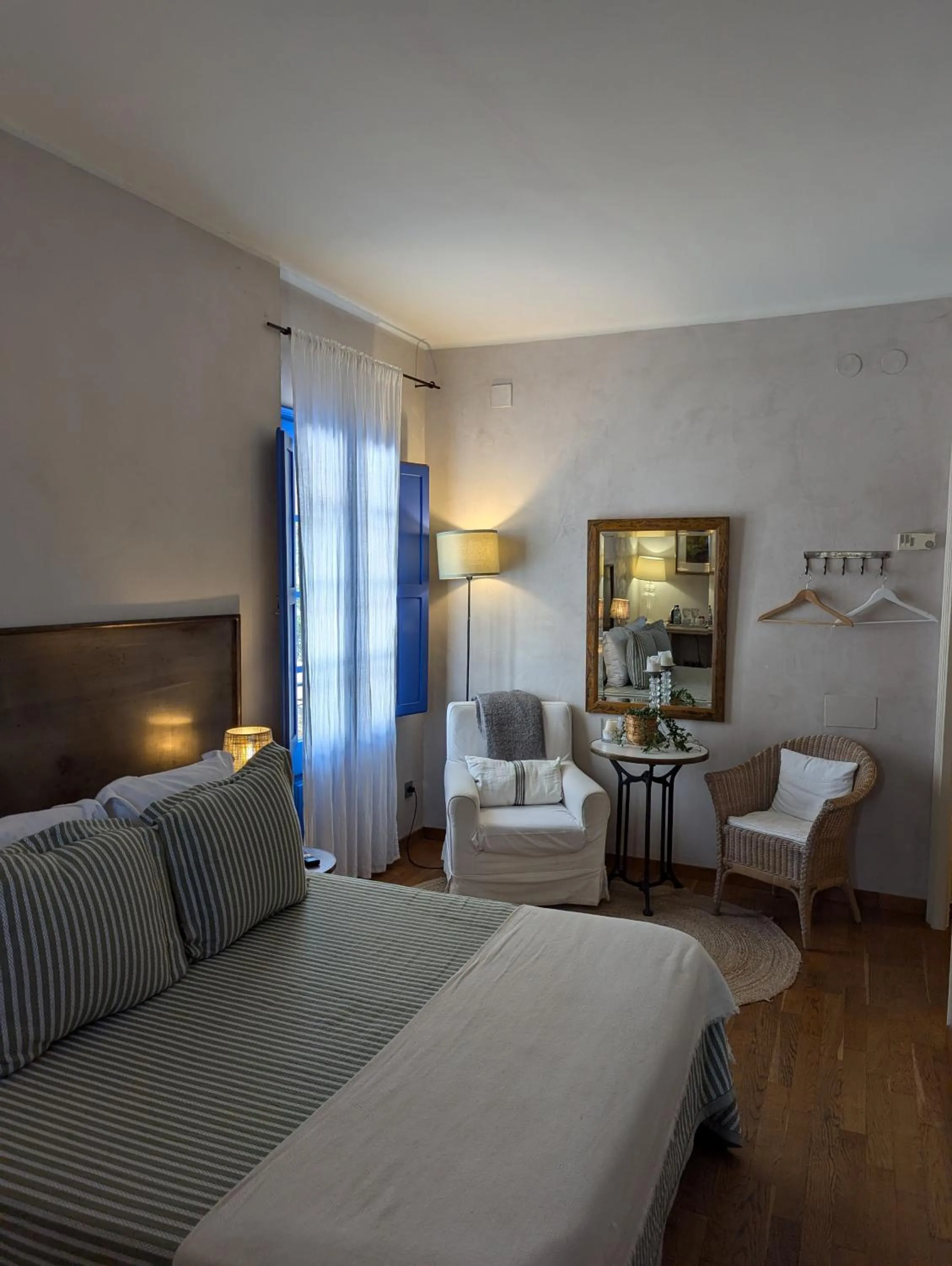 Bed in Hostal de la Plaça - Hotel Boutique