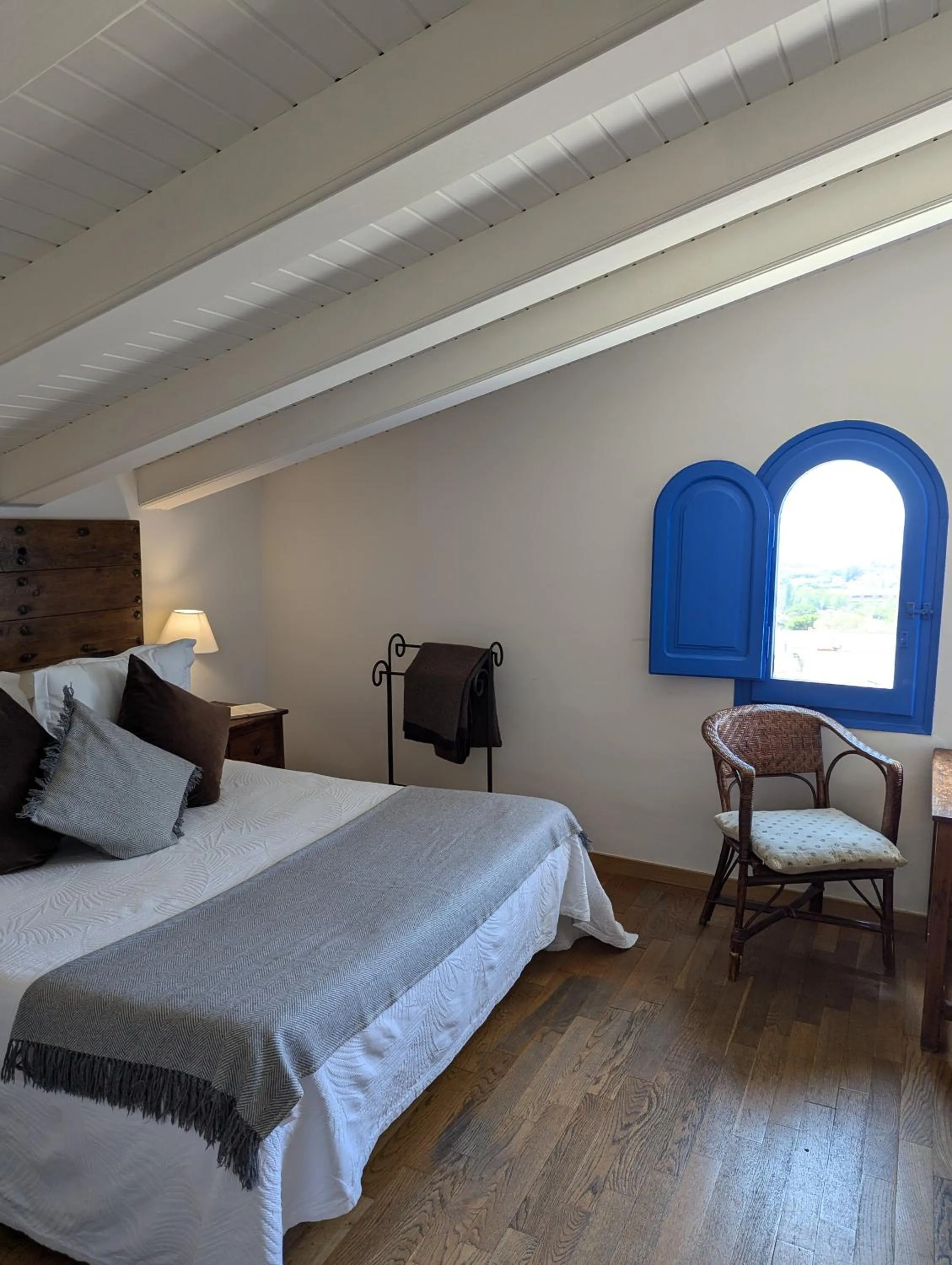 Bedroom, Bed in Hostal de la Plaça - Hotel Boutique