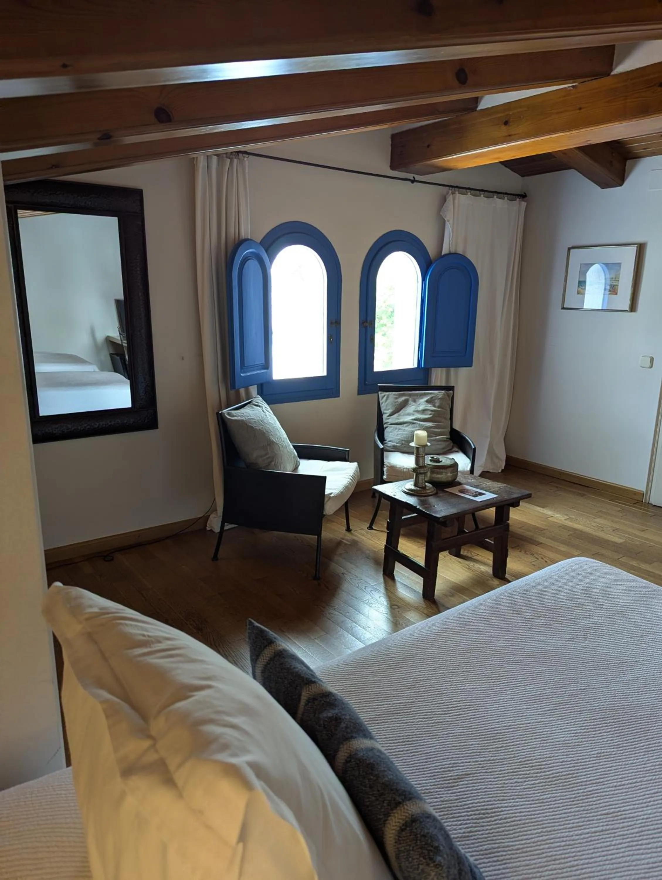 Seating area, Bed in Hostal de la Plaça - Hotel Boutique