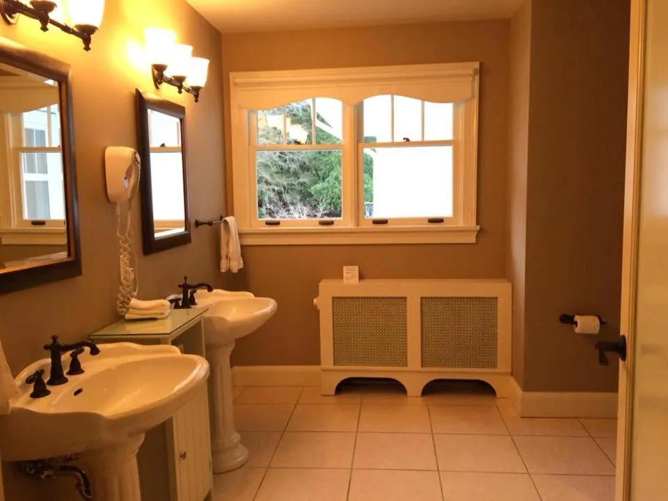 Bathroom in Crown Mansion Boutique Hotel & Villas