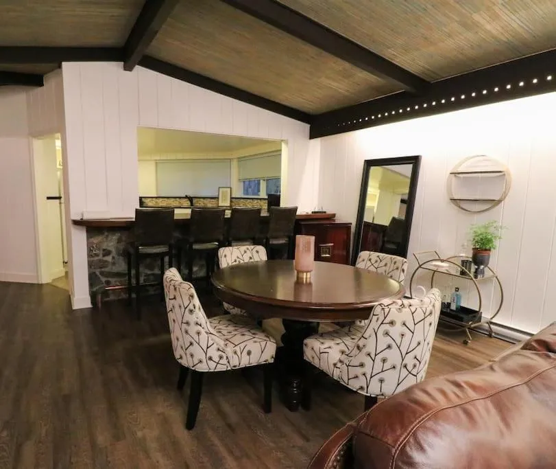 Dining area in Crown Mansion Boutique Hotel & Villas