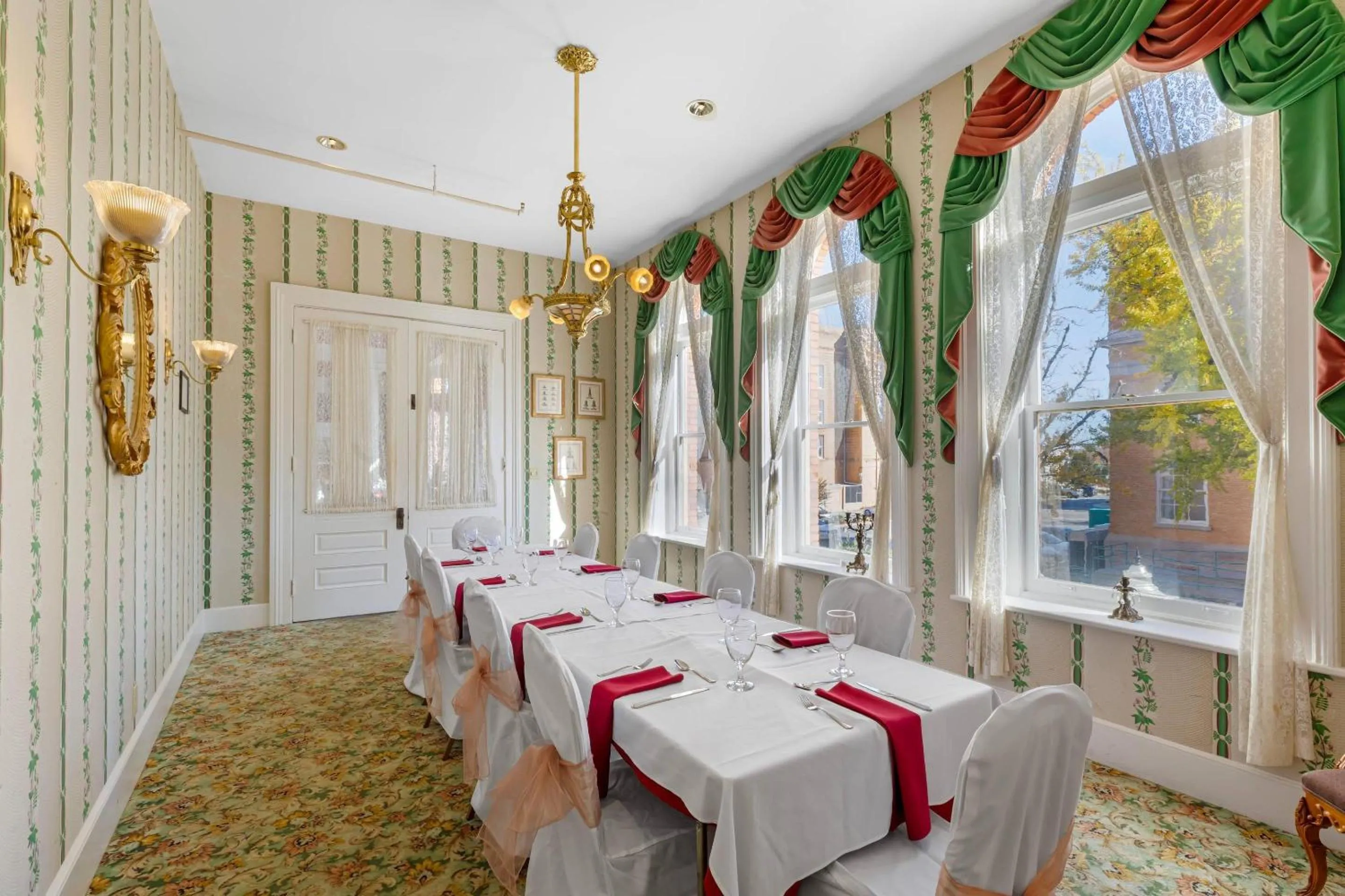 Restaurant/places to eat in Windsor Hotel, an Ascend Collection Hotel