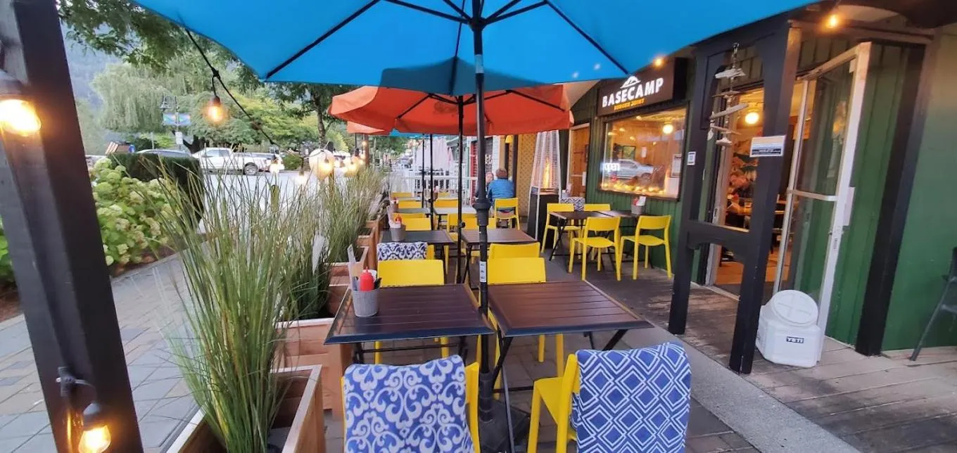 Restaurant/places to eat in Harrison Spa Motel