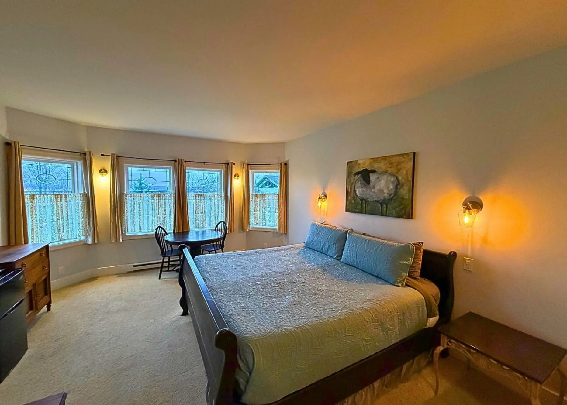 Bed in The Edenwild Boutique Inn