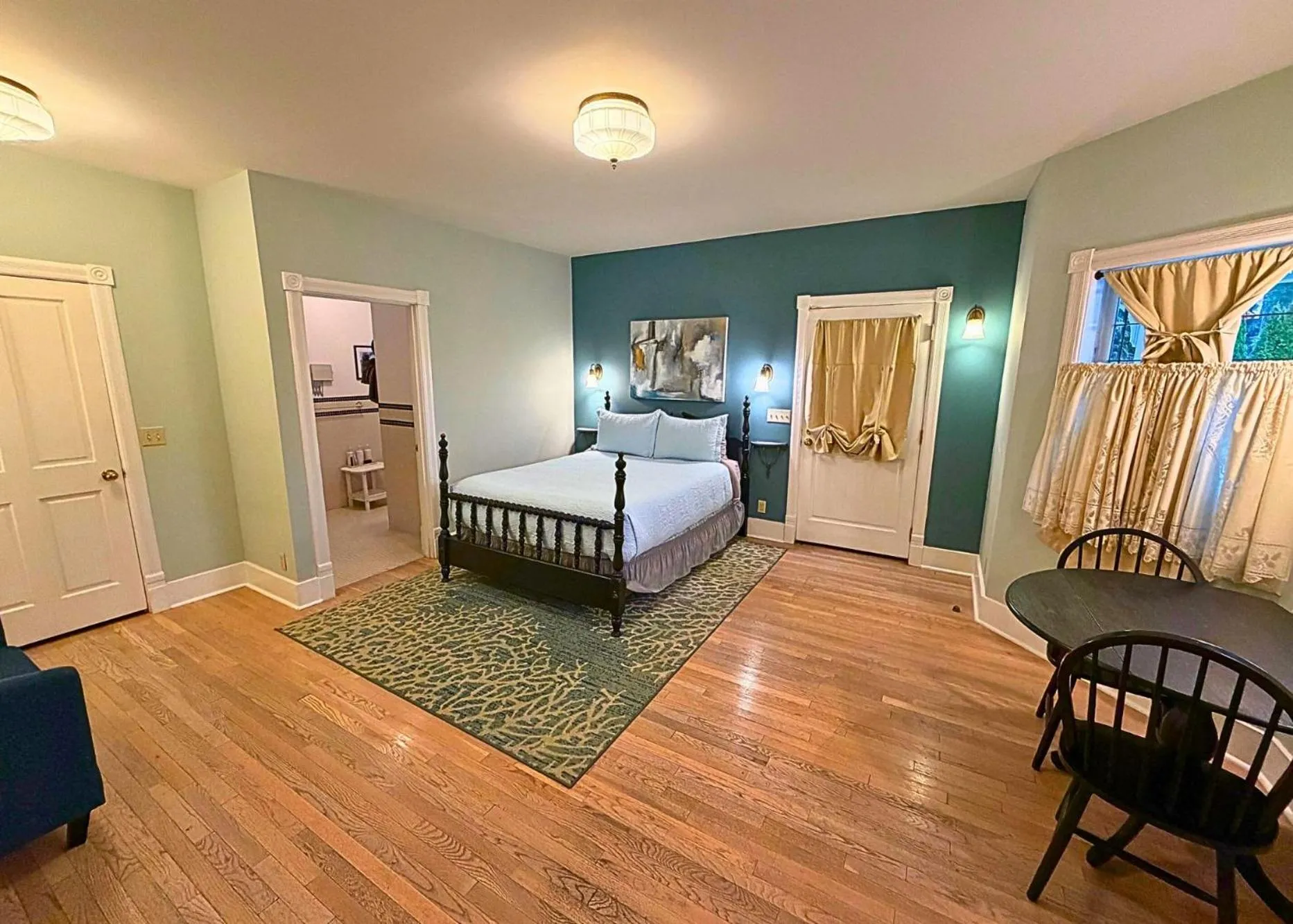 Bed in The Edenwild Boutique Inn