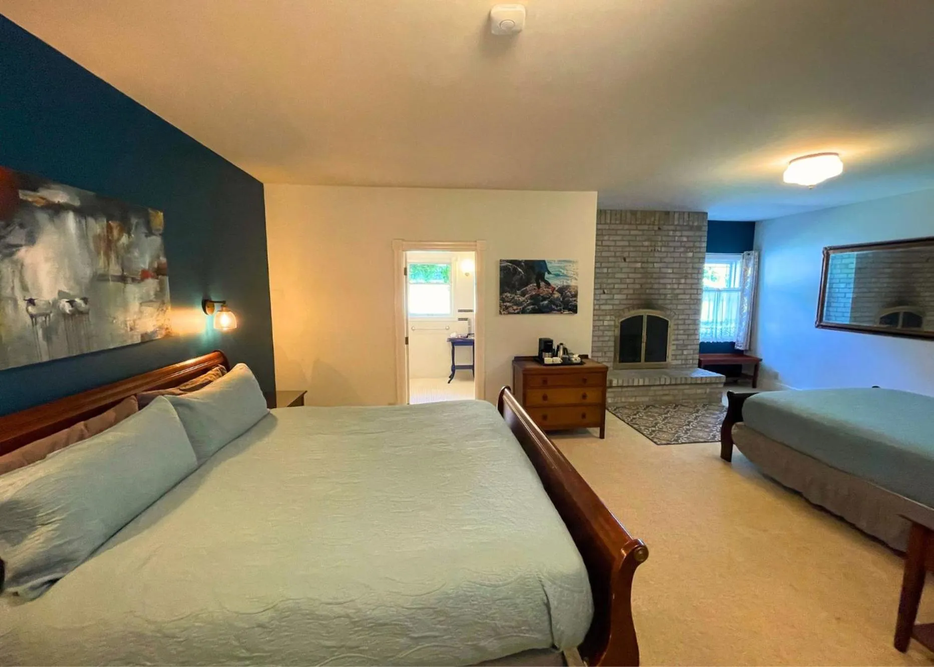 Bed in The Edenwild Boutique Inn