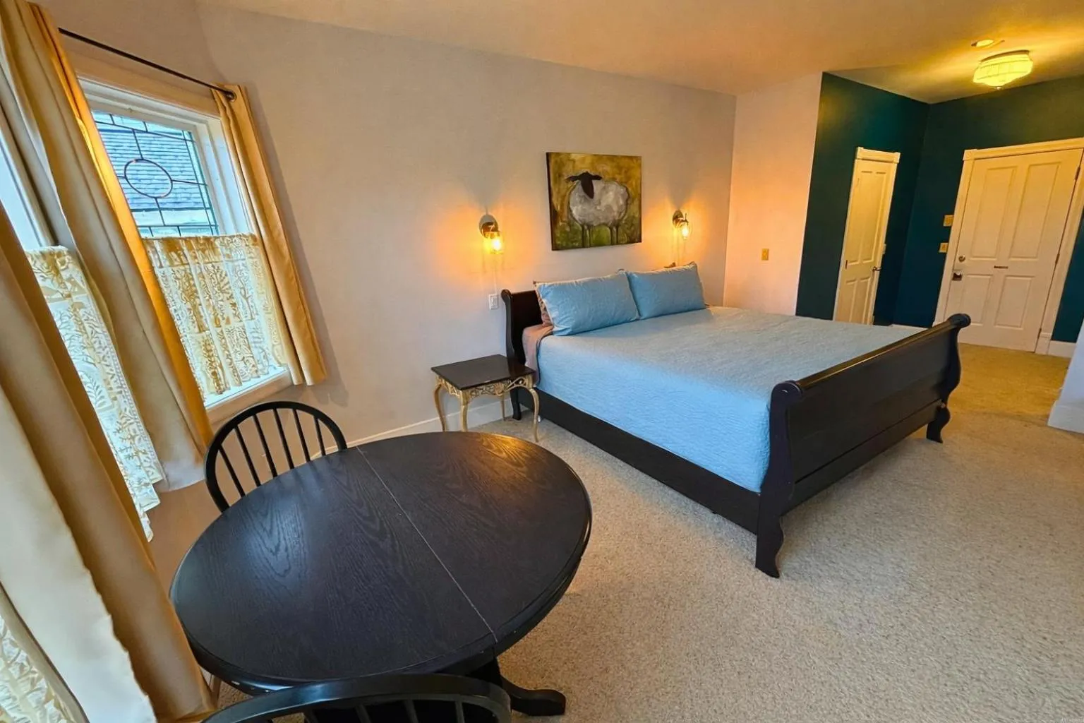 Bed in The Edenwild Boutique Inn