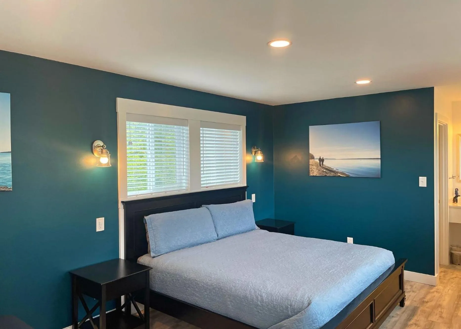 Bed in The Edenwild Boutique Inn