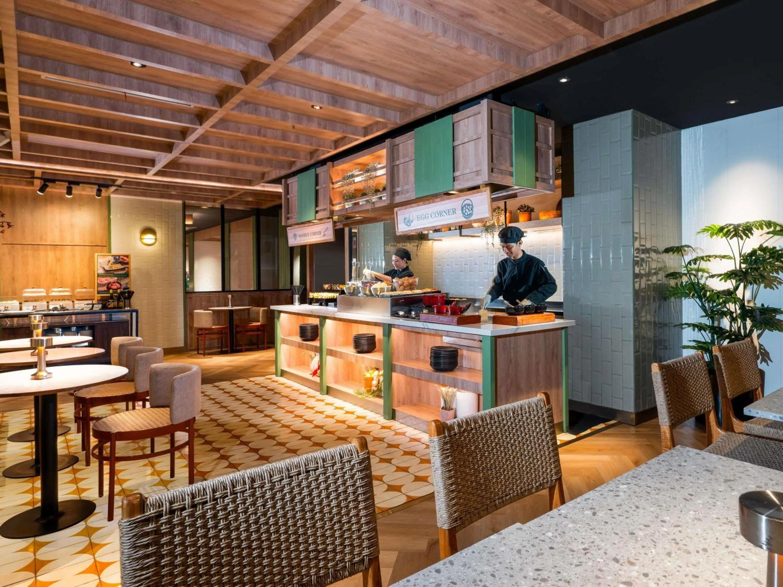 Restaurant/places to eat in Mercure Jakarta Sabang