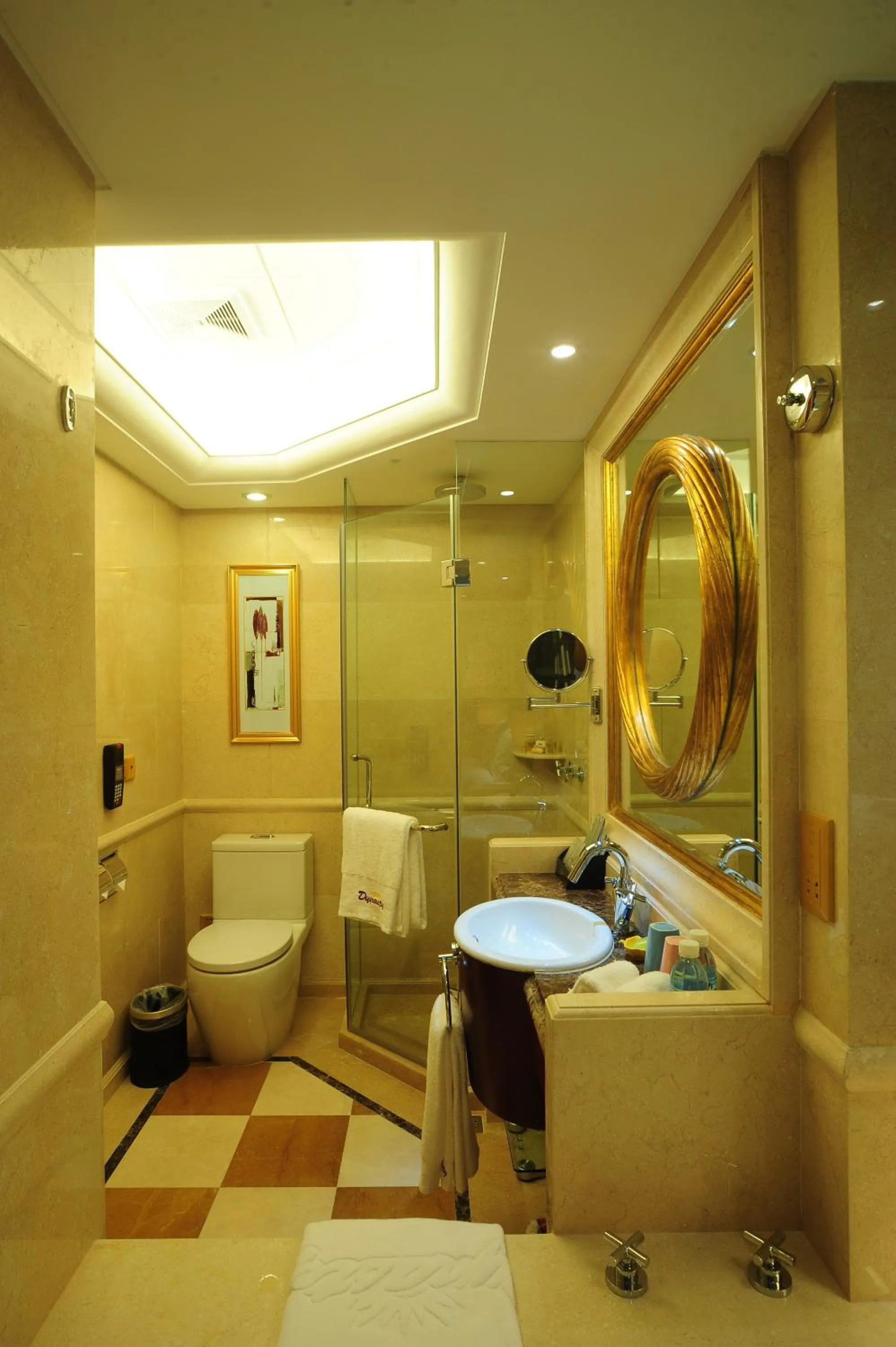 Bathroom in Dynasty International Hotel Dalian
