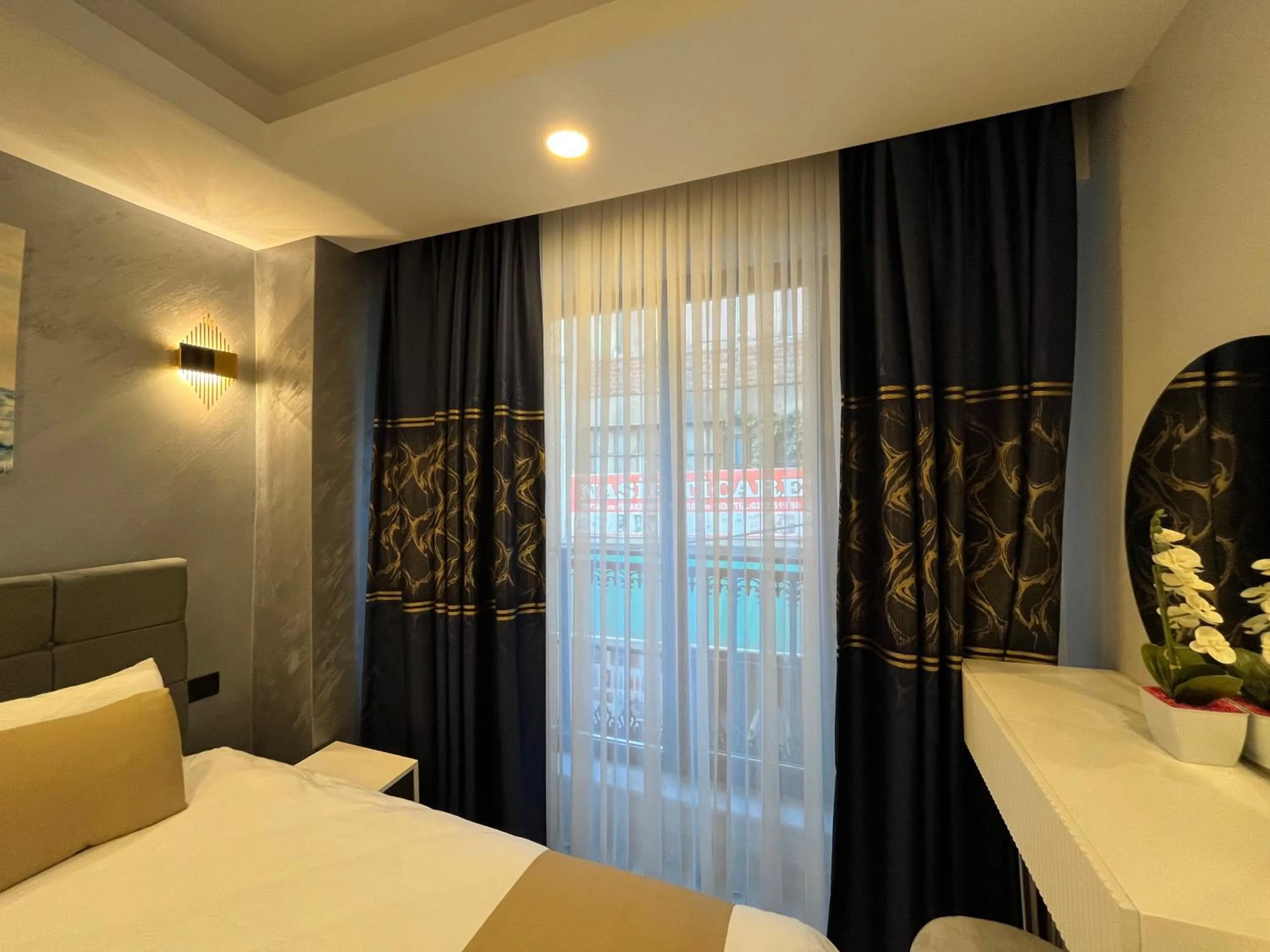 Bed in White Palace Haliç