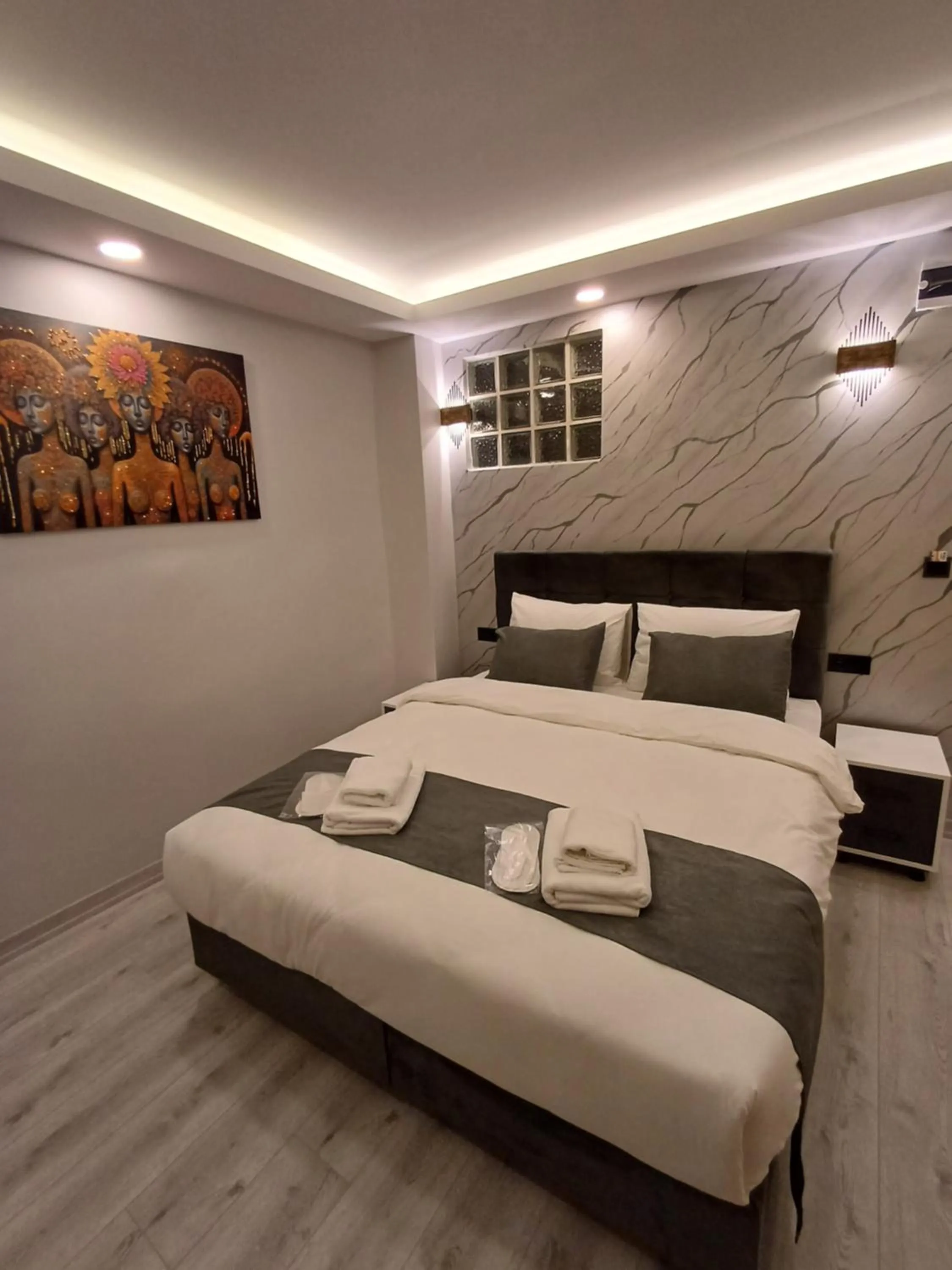 Bed in White Palace Haliç