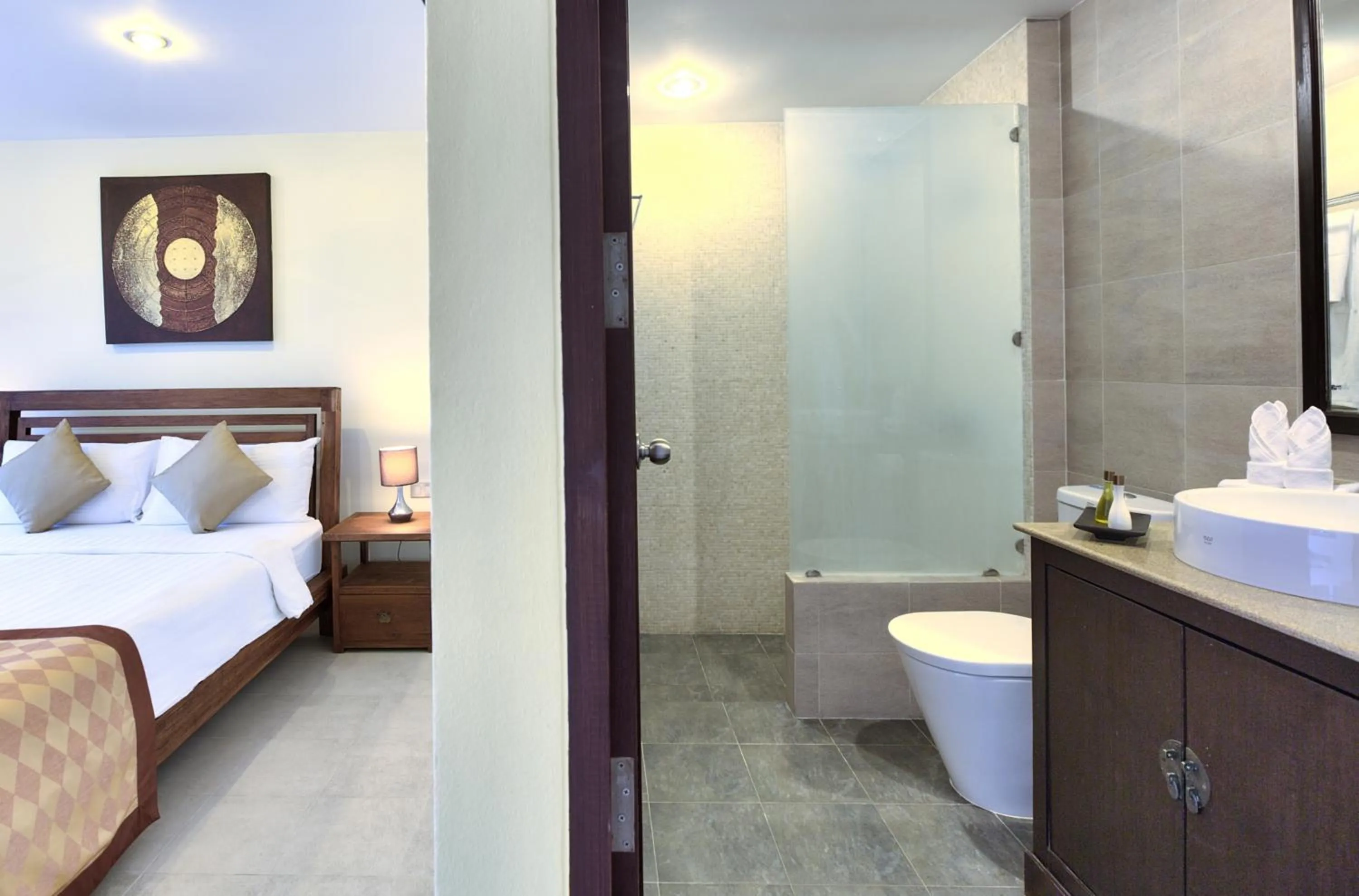 Bathroom, Bed in Villa Ma Phraaw - Ban Tai Ocean View Villa