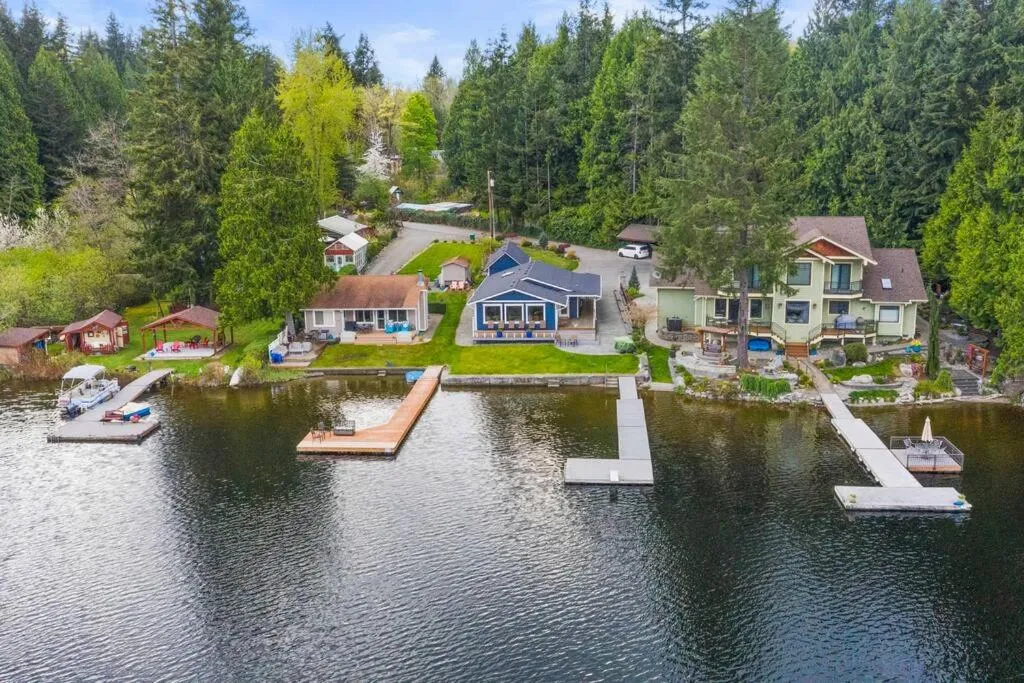 Idyllic Lakeside Getaway - Hidden Gem