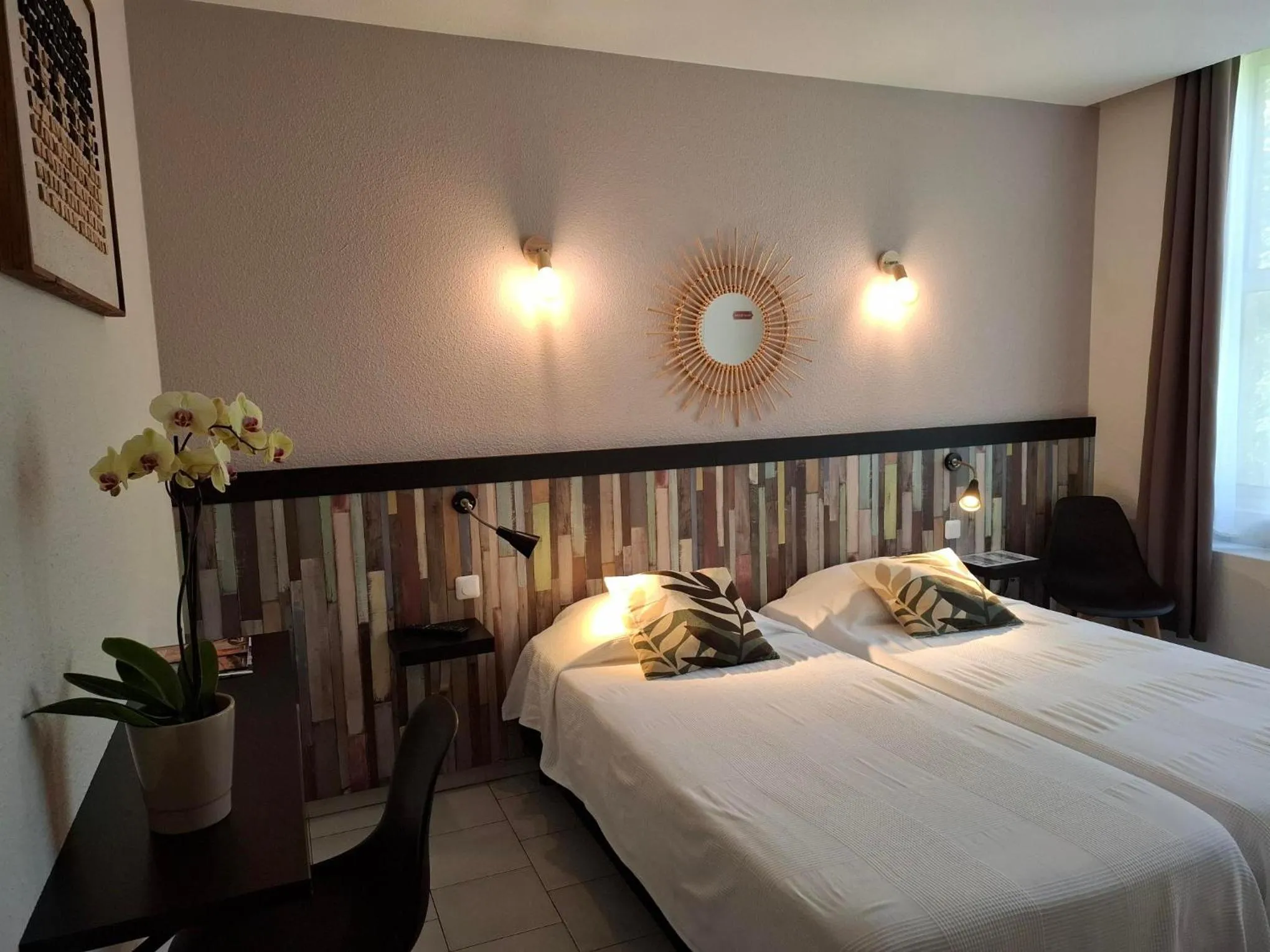 Photo of the whole room, Bed in Hotel Les Bellugues