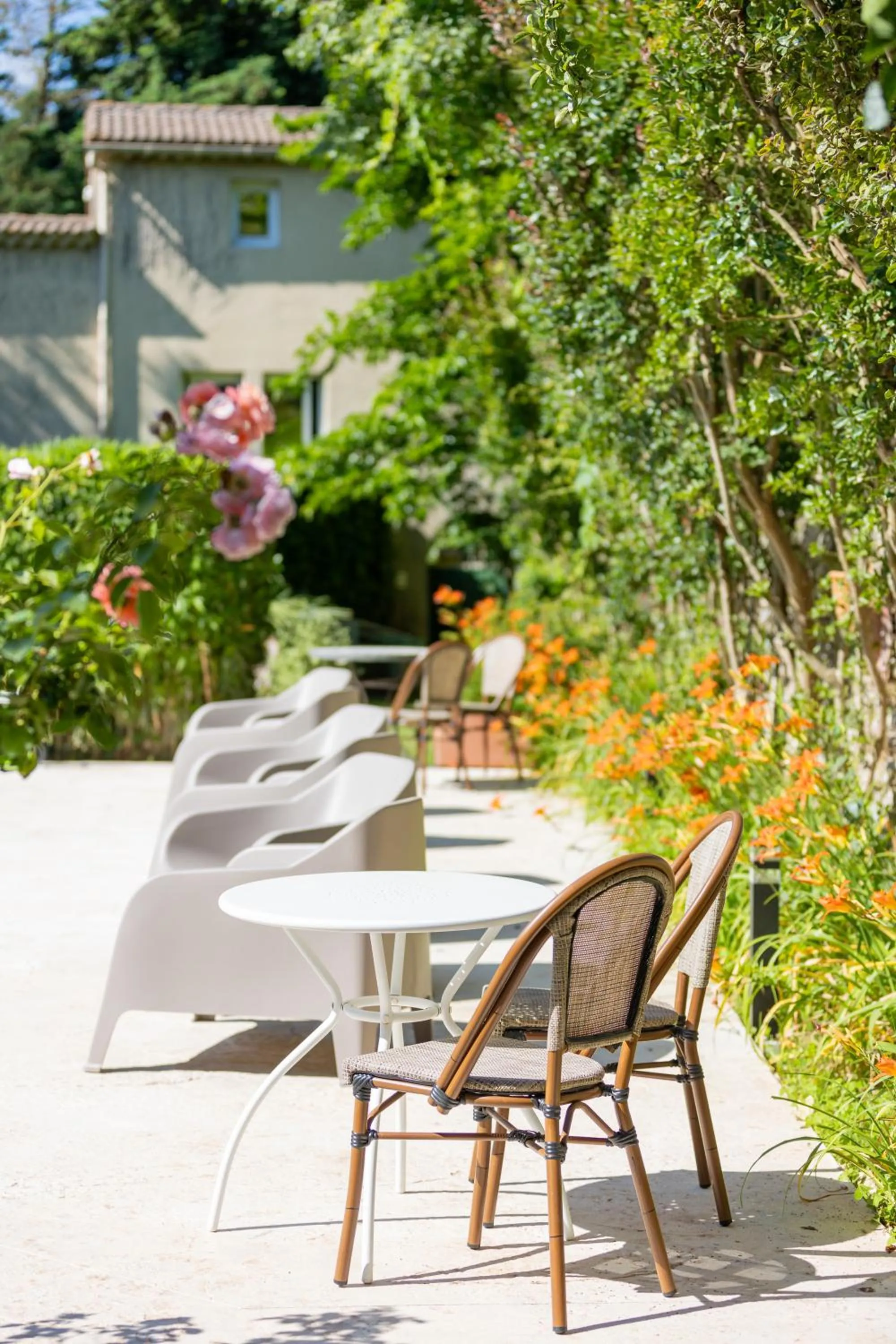 Property building in Hotel Les Bellugues