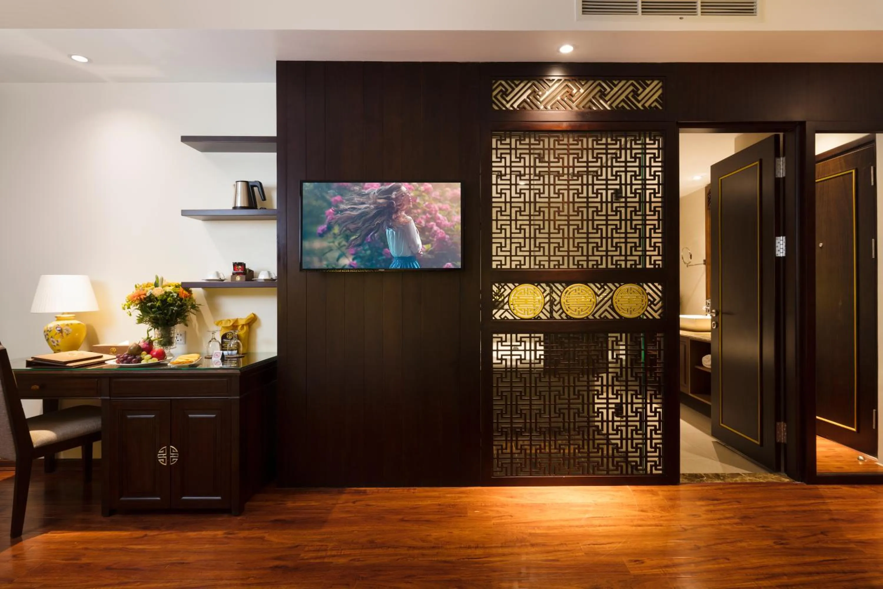 TV and multimedia in Thanh Lich Royal Boutique