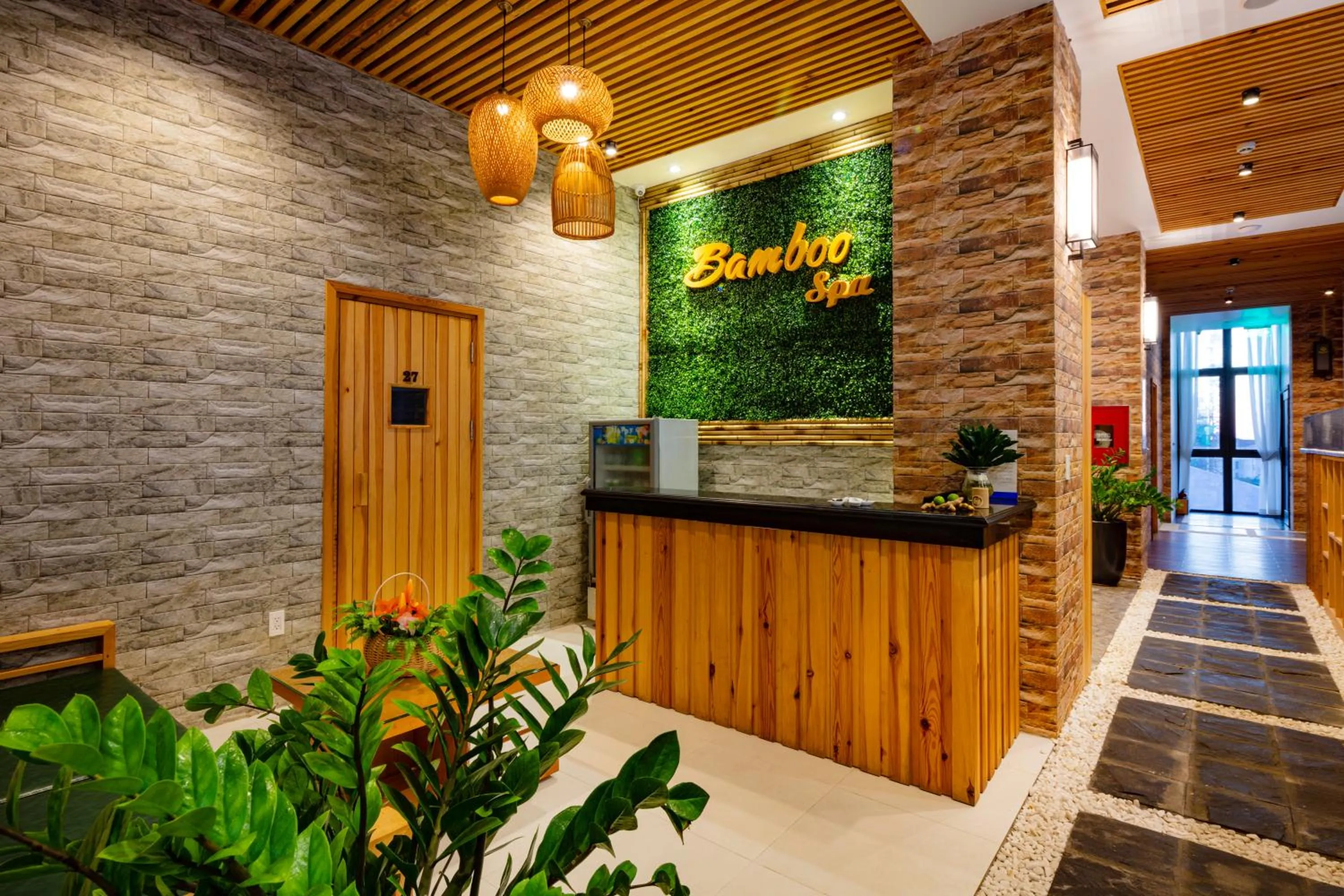 Massage in Thanh Lich Royal Boutique