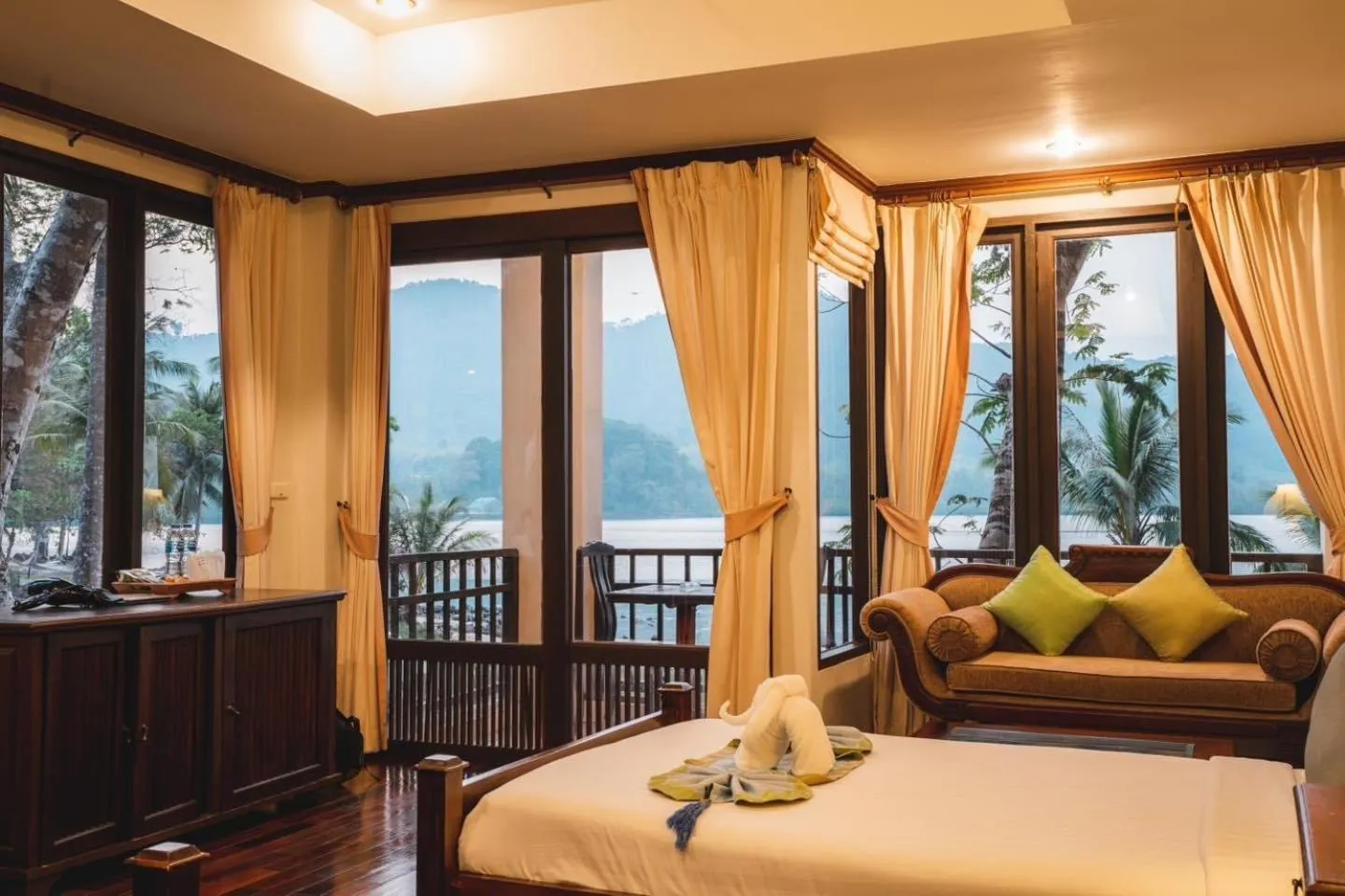 Bed in Kooncharaburi Resort - Koh Chang