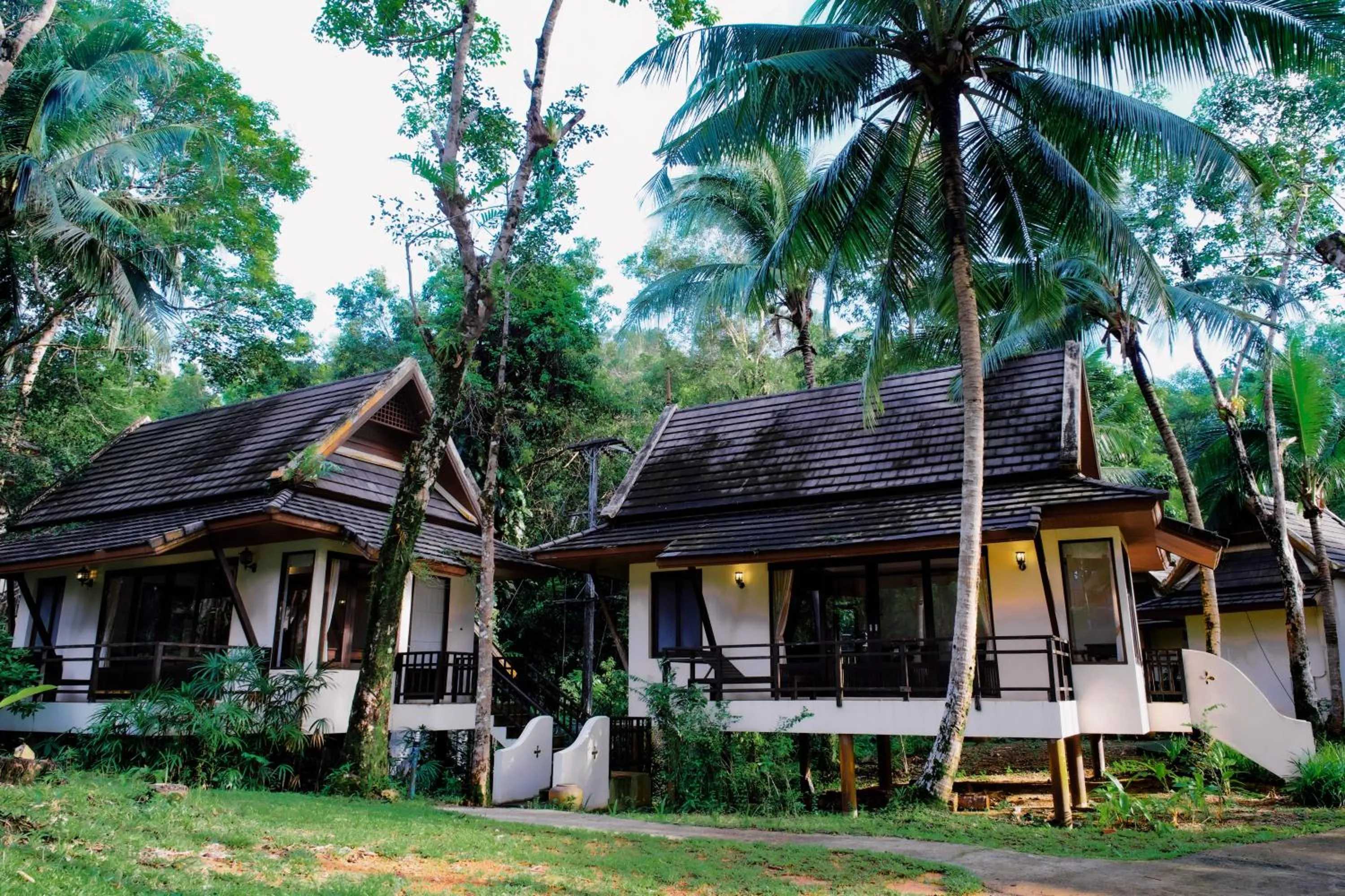 Property building in Kooncharaburi Resort - Koh Chang