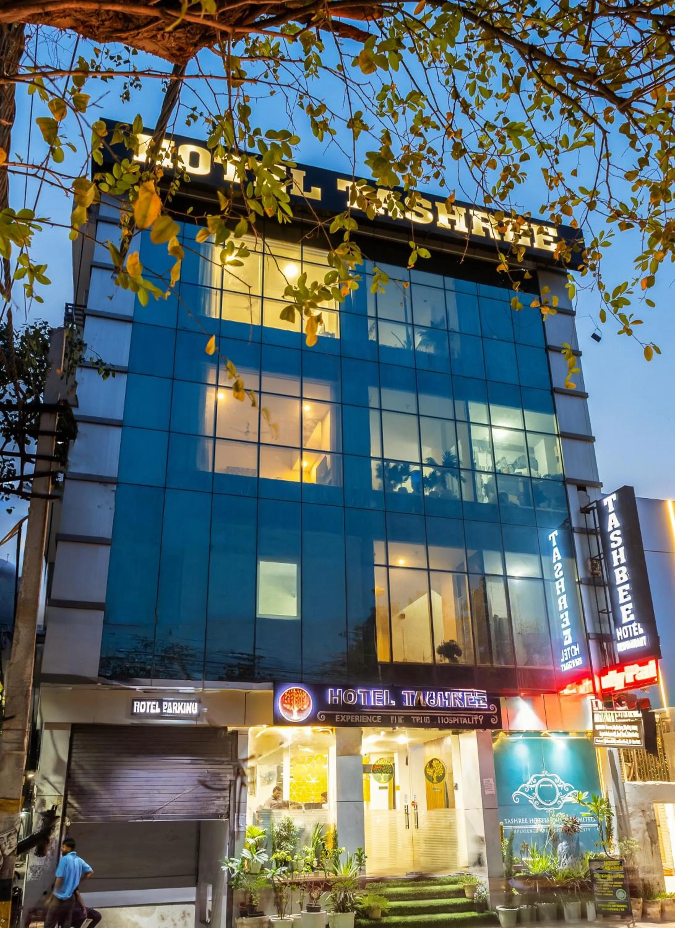 Yahobhoomi Hotel Tashree Dwarka Sector 23
