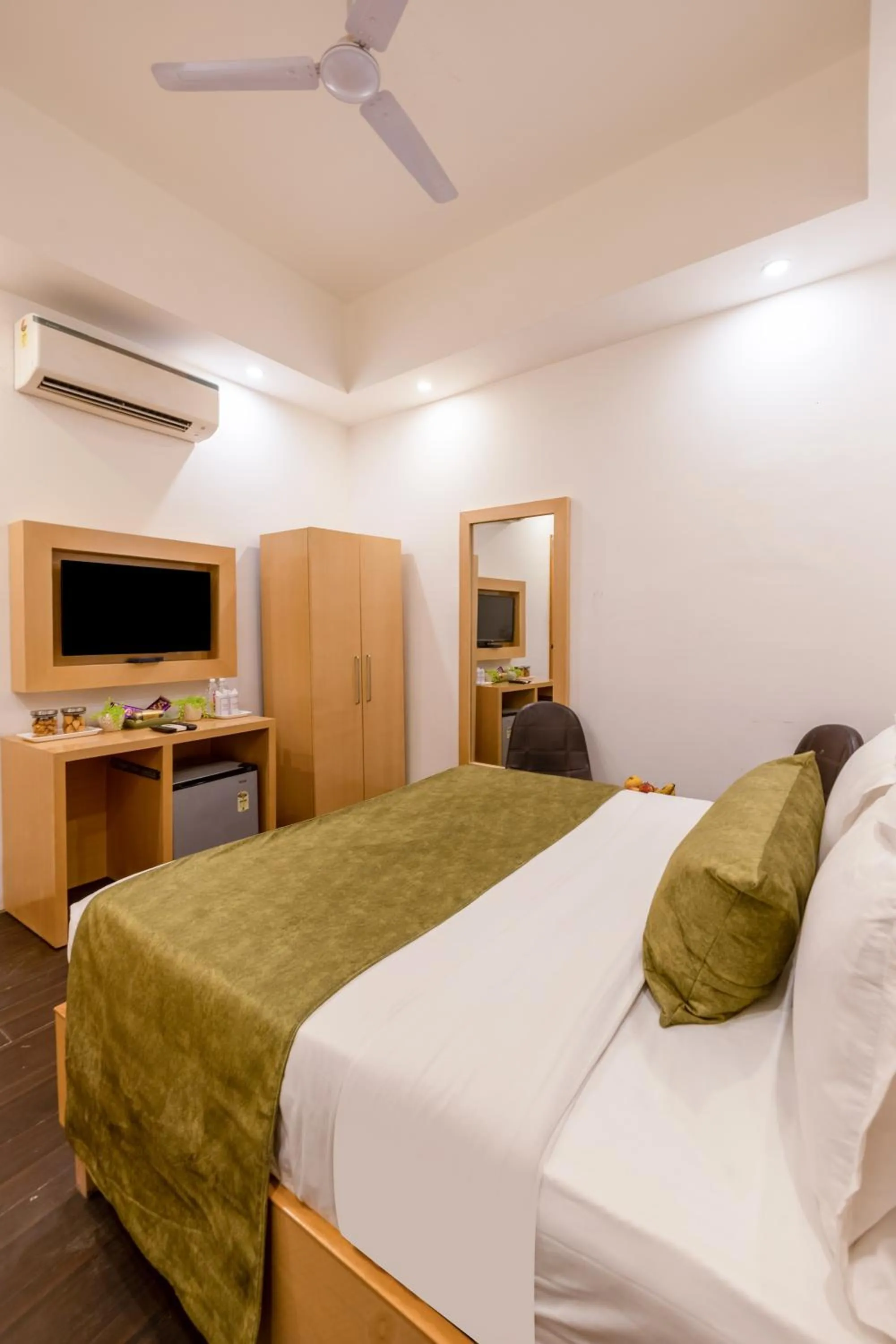 Bed in Yahobhoomi Hotel Tashree Dwarka Sector 23