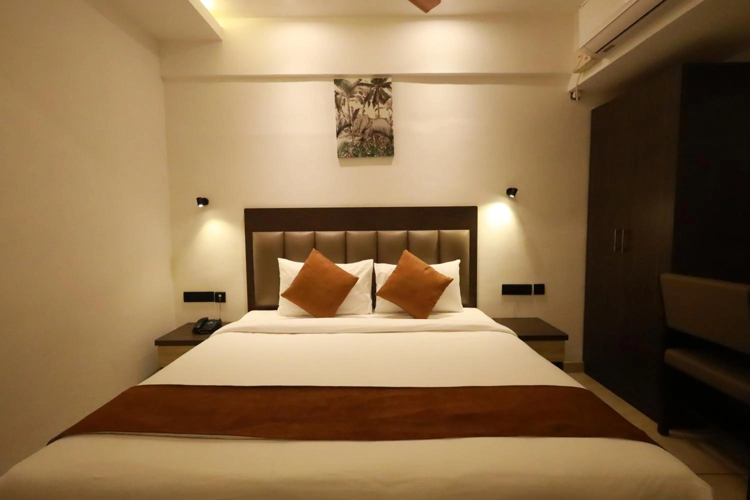 Bed in Goodland Elegance