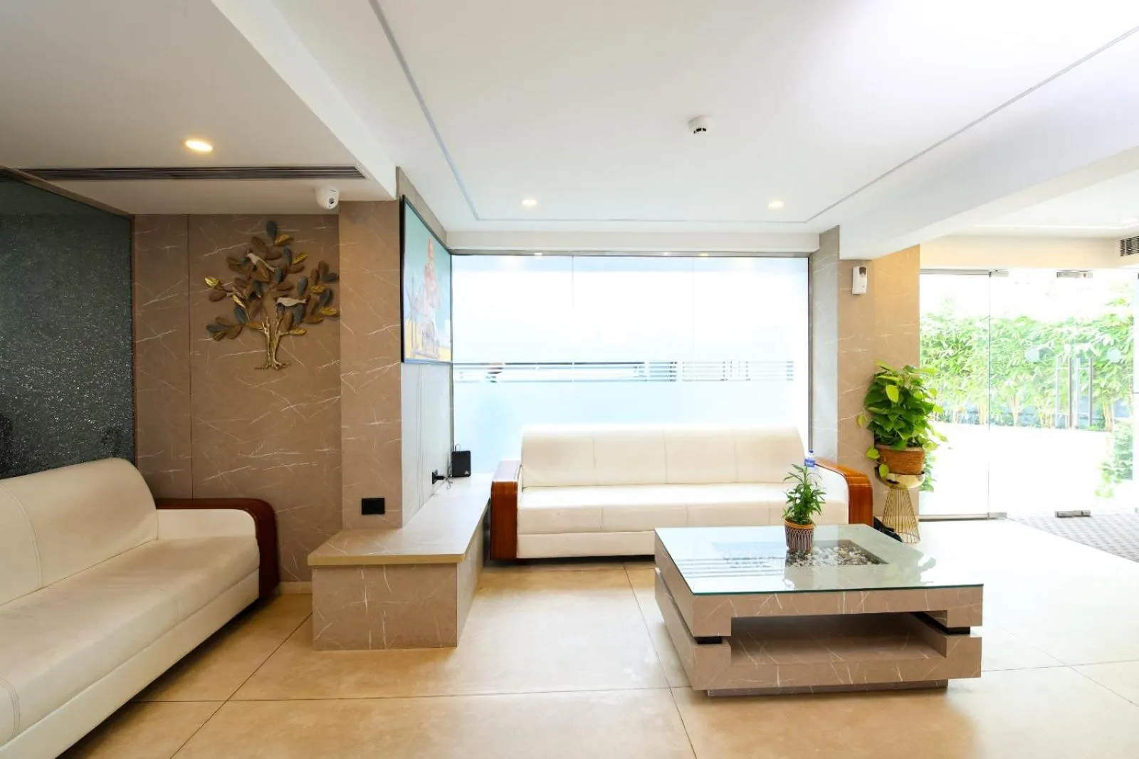 Lobby or reception in Goodland Elegance