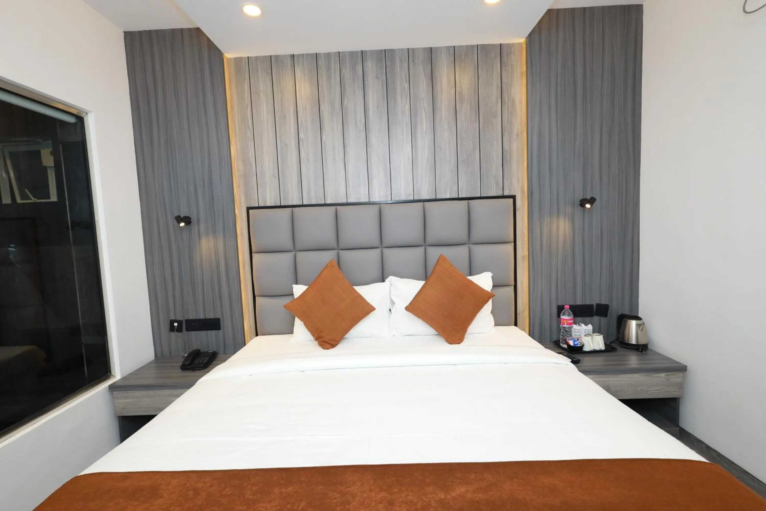 Bed in Goodland Elegance