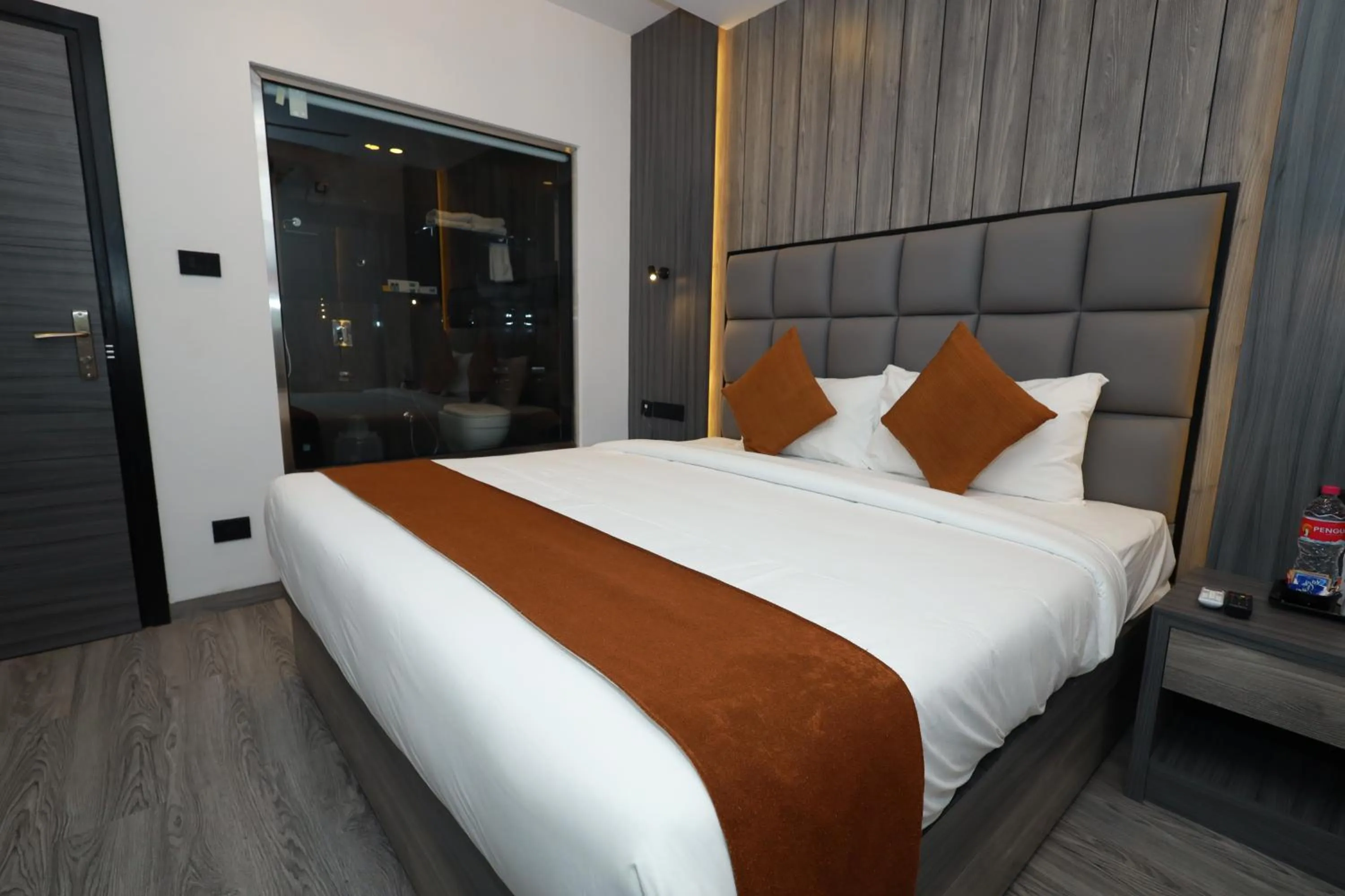 Bed in Goodland Elegance