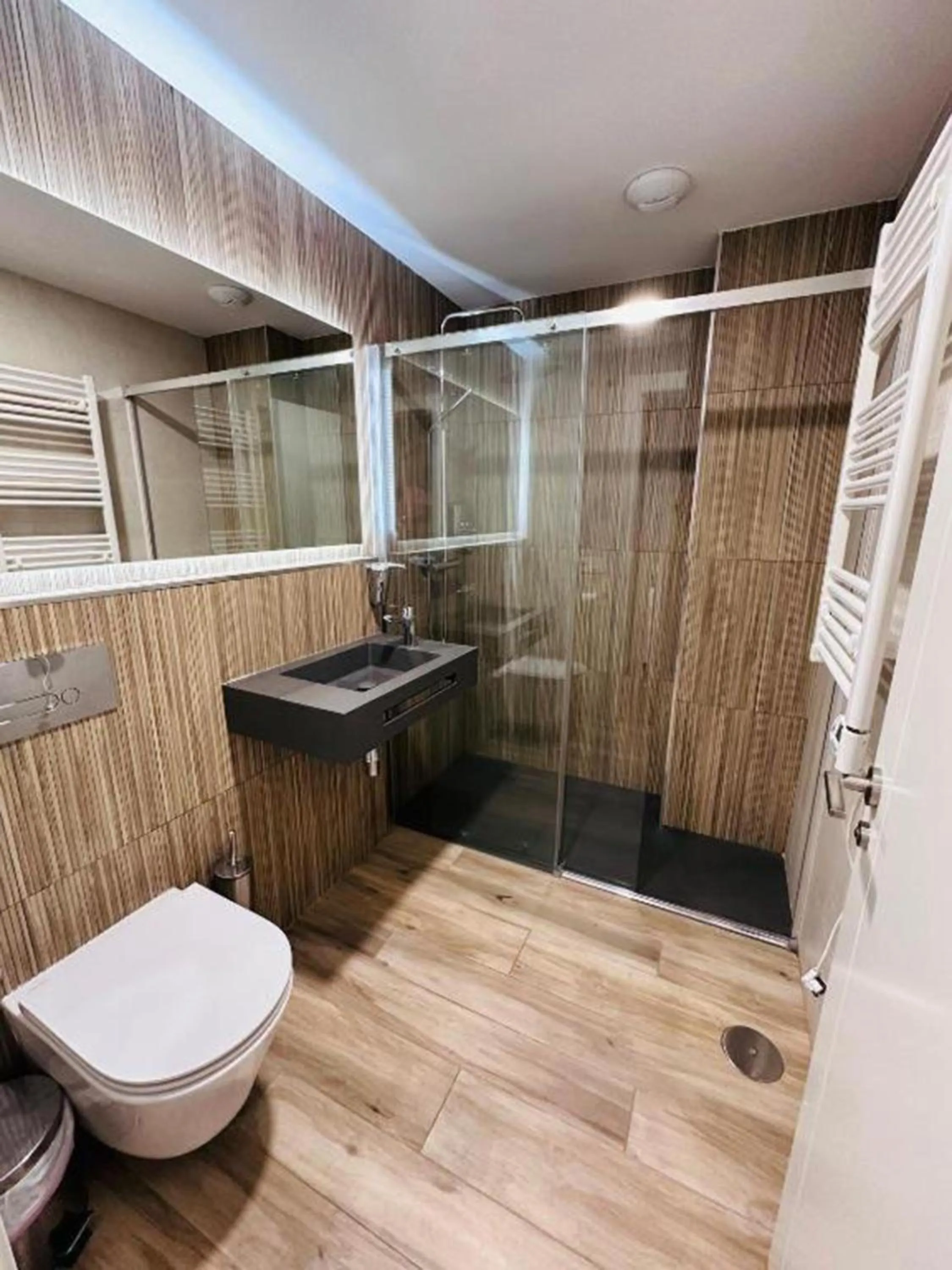 Toilet in Hotel Essenzia