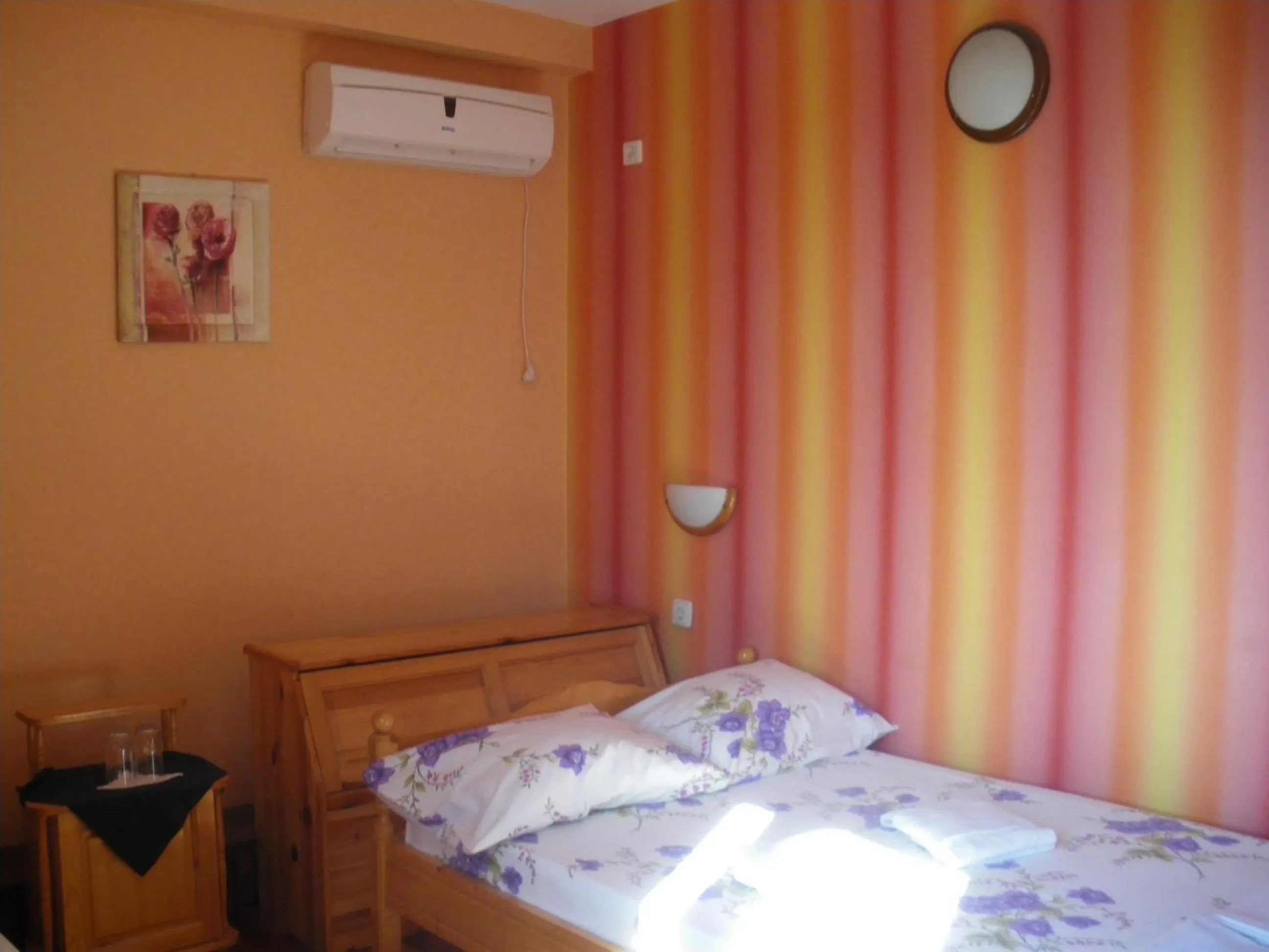 Bedroom, Bed in Brani Family Hotel