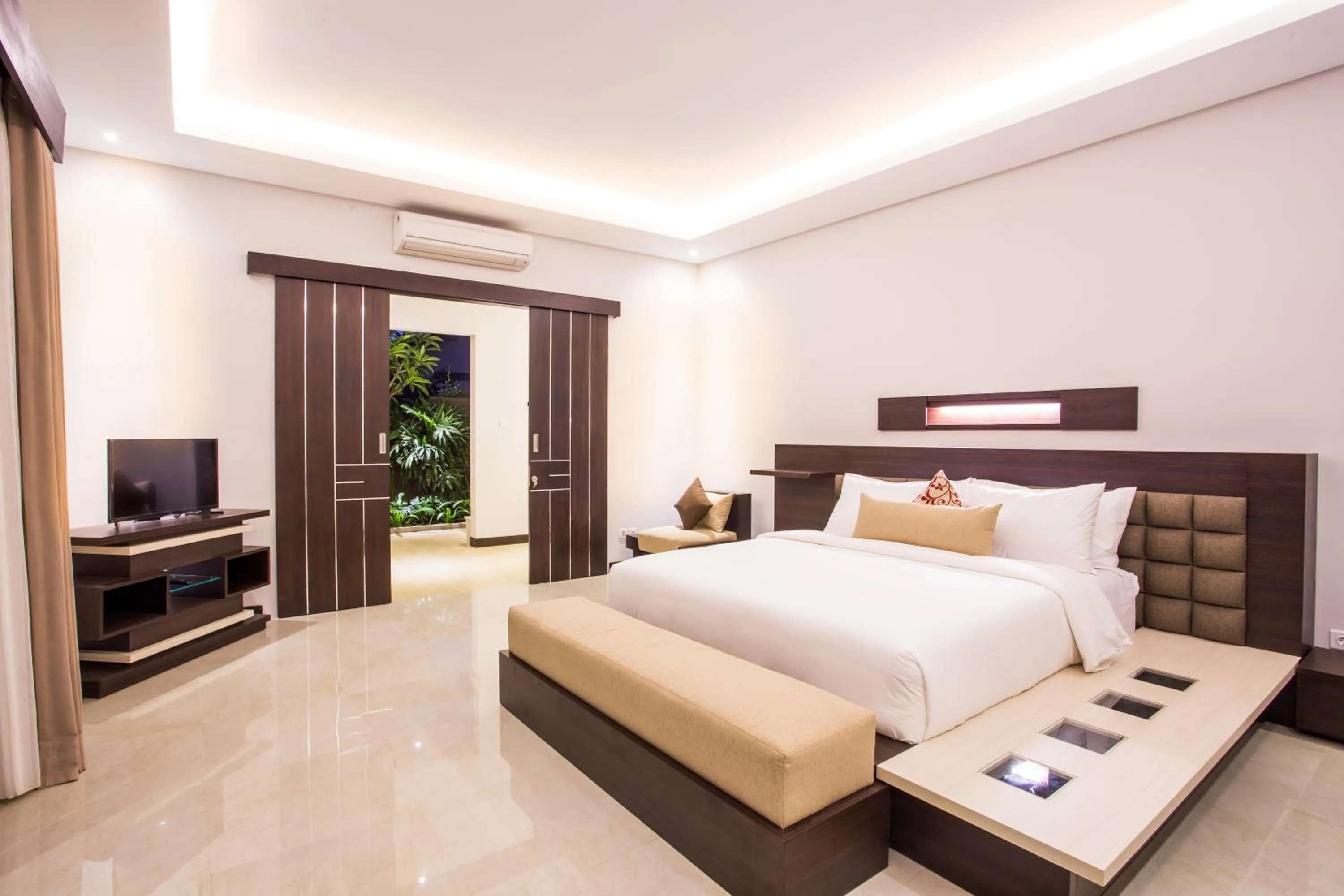 Bedroom, Bed in The Amarta Villa