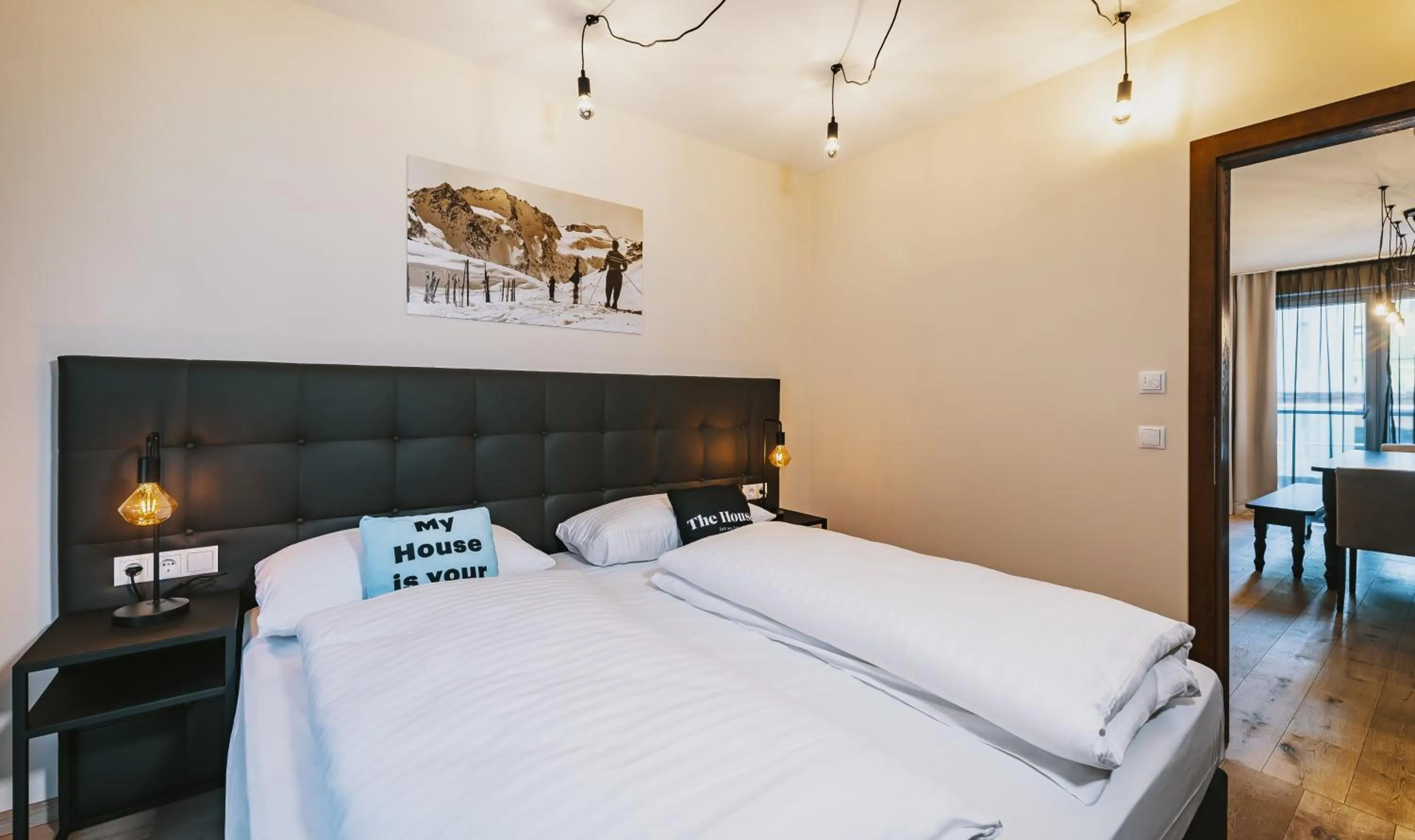 Bedroom, Bed in The House Zell am See