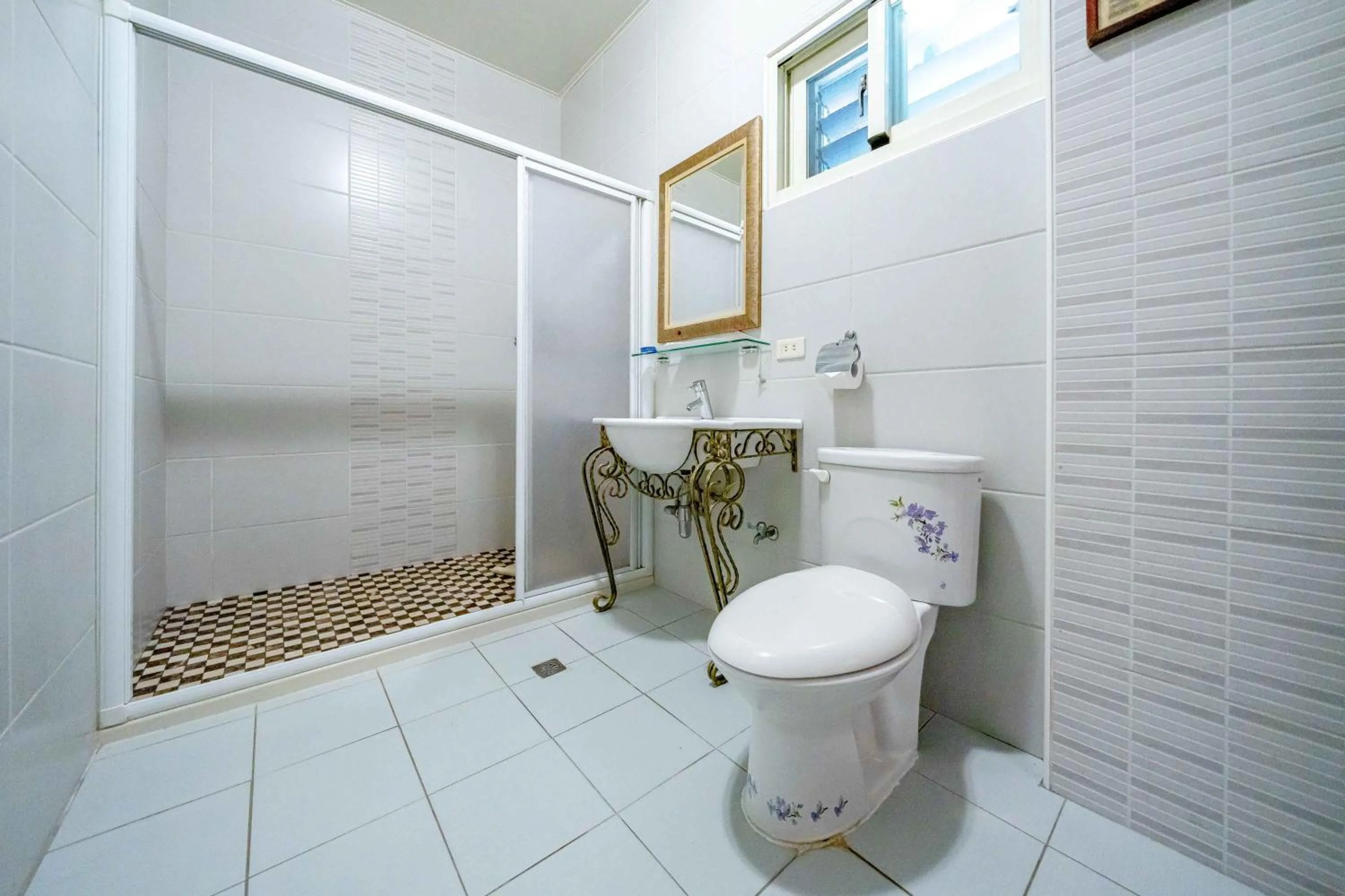 Bathroom in Evergreen Garden House