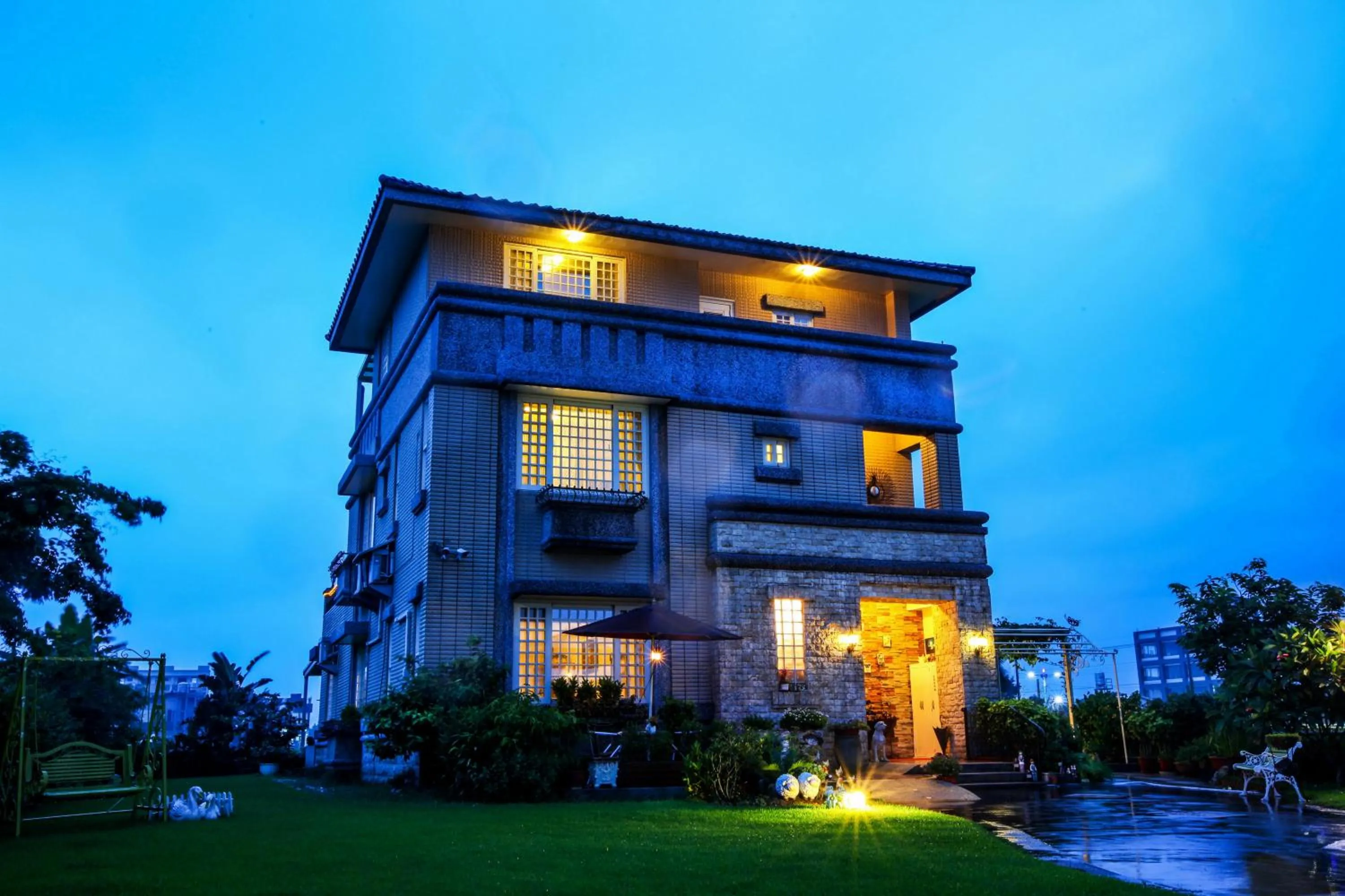 Property building in Evergreen Garden House