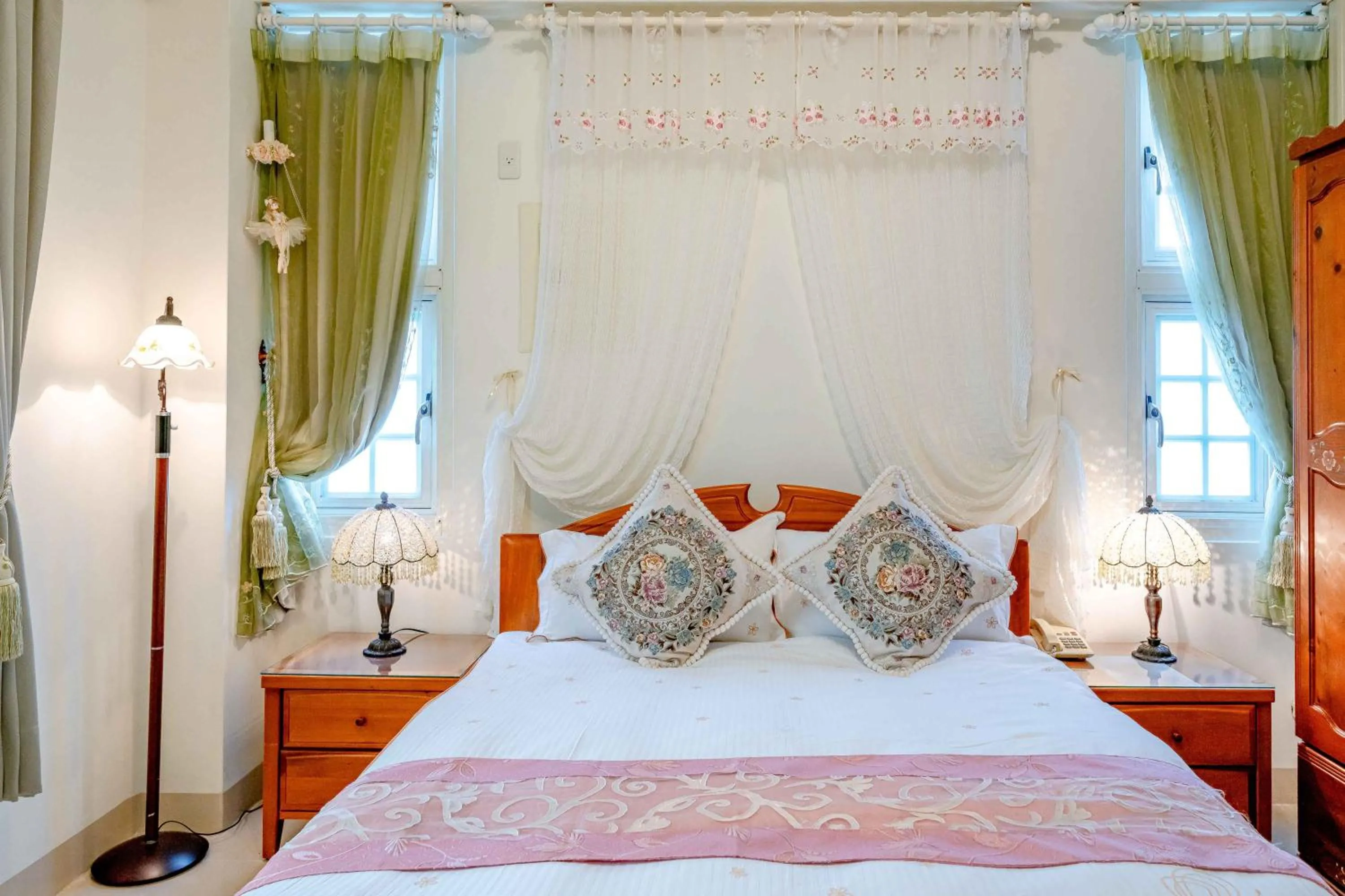 Bed in Evergreen Garden House