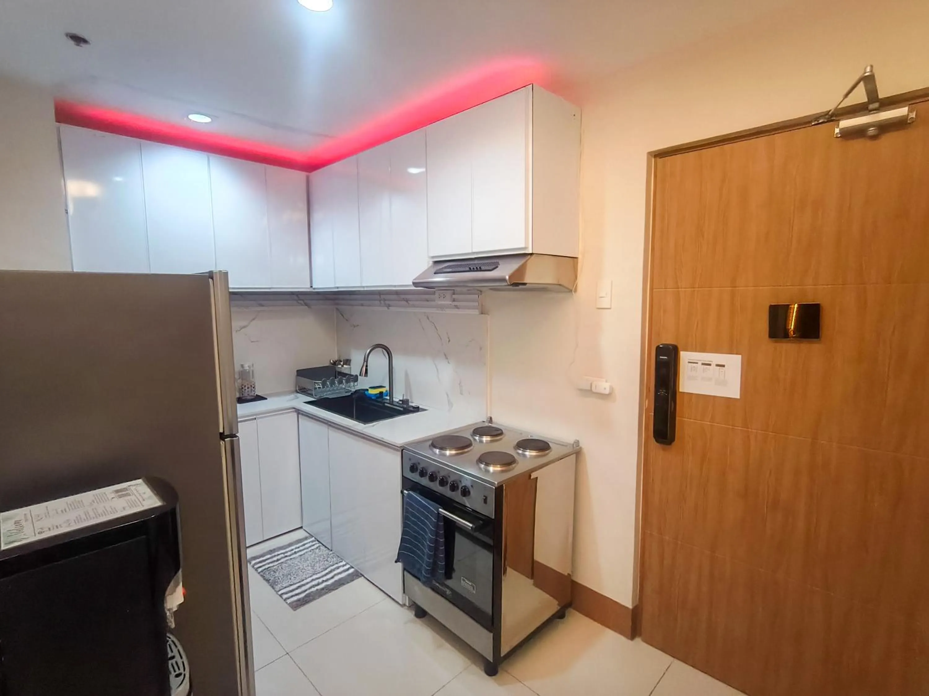 2 Bedroom Condo @ Midpoint Residences w/ City View