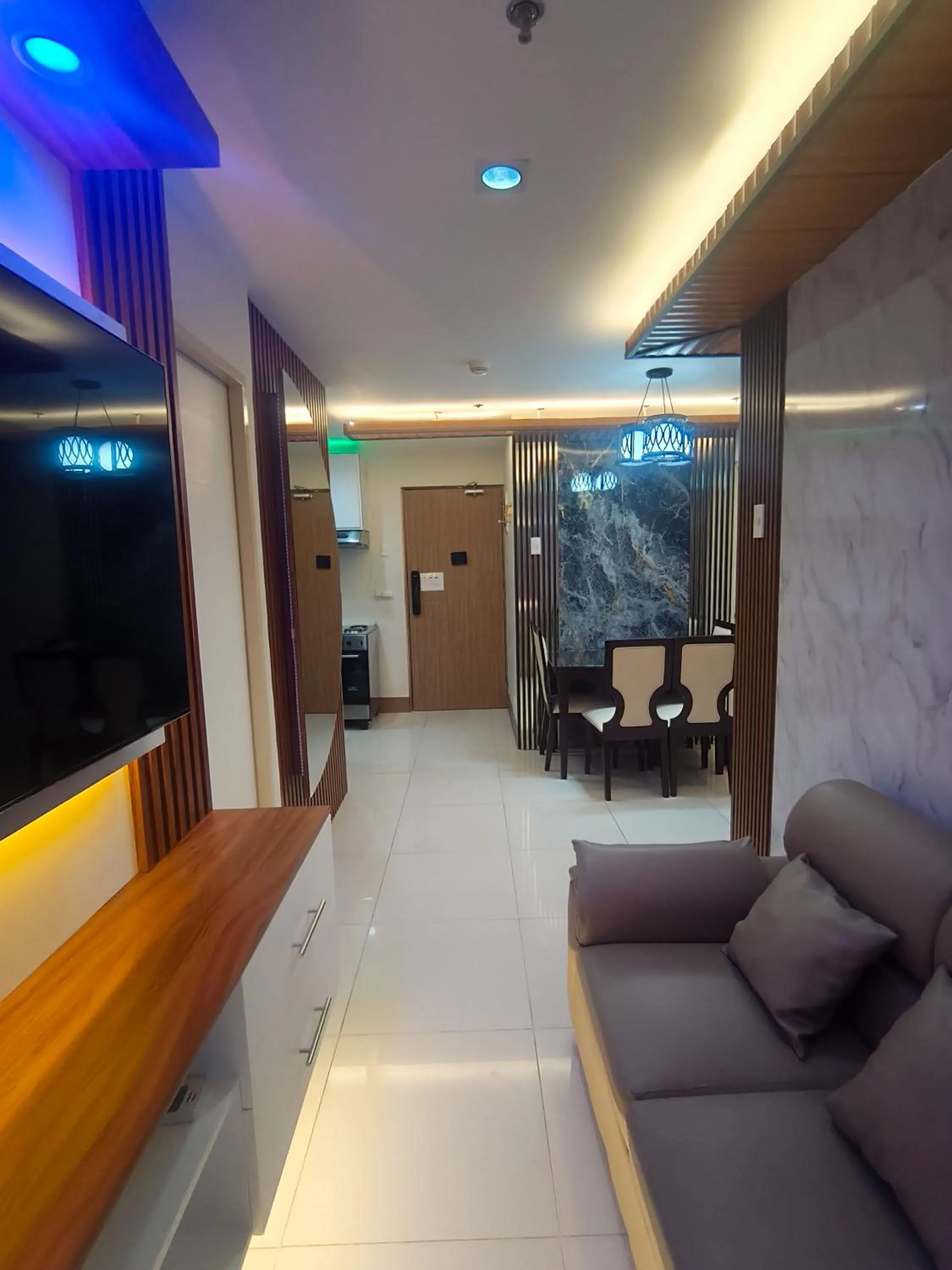 2 Bedroom Condo @ Midpoint Residences w/ City View